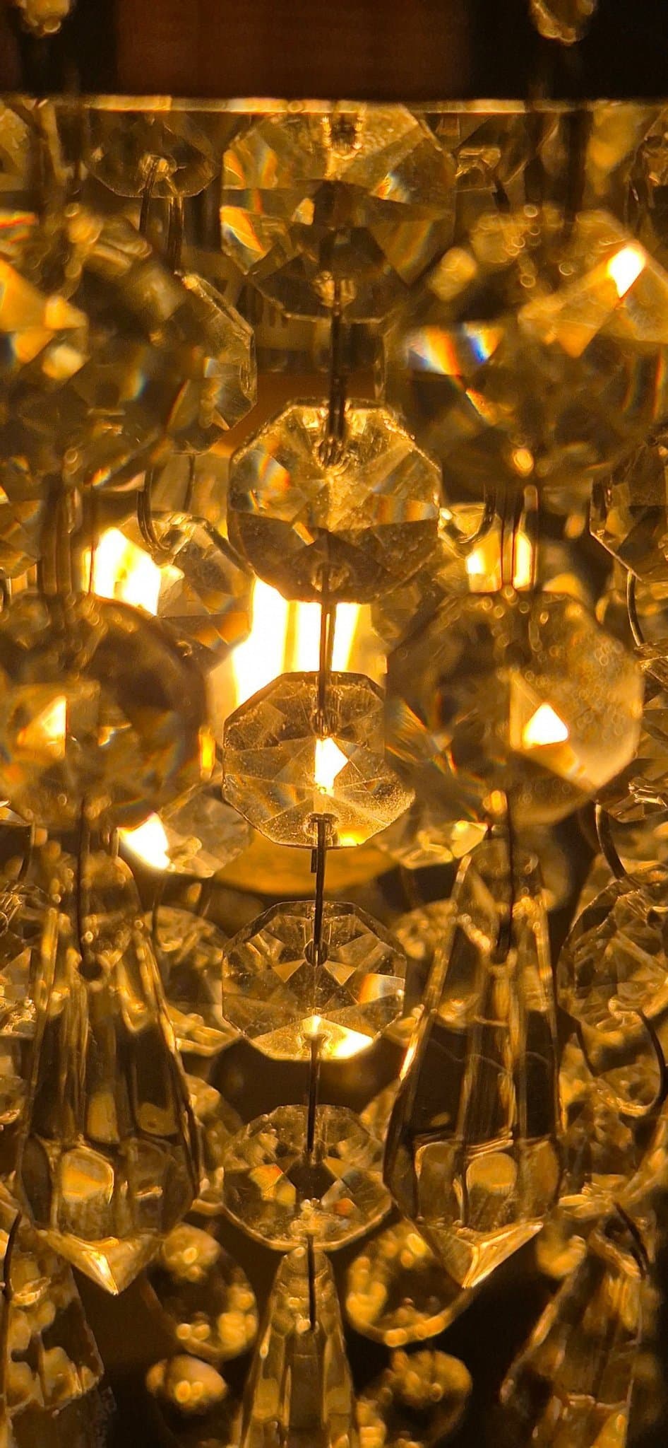 Modern kristallkrona – Lyxig taklampa för ett glamoröst hem