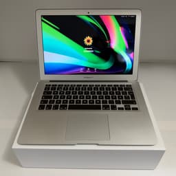 MacBook Air 13 tum, SSD 128GB / RAM 4GB / Laddare