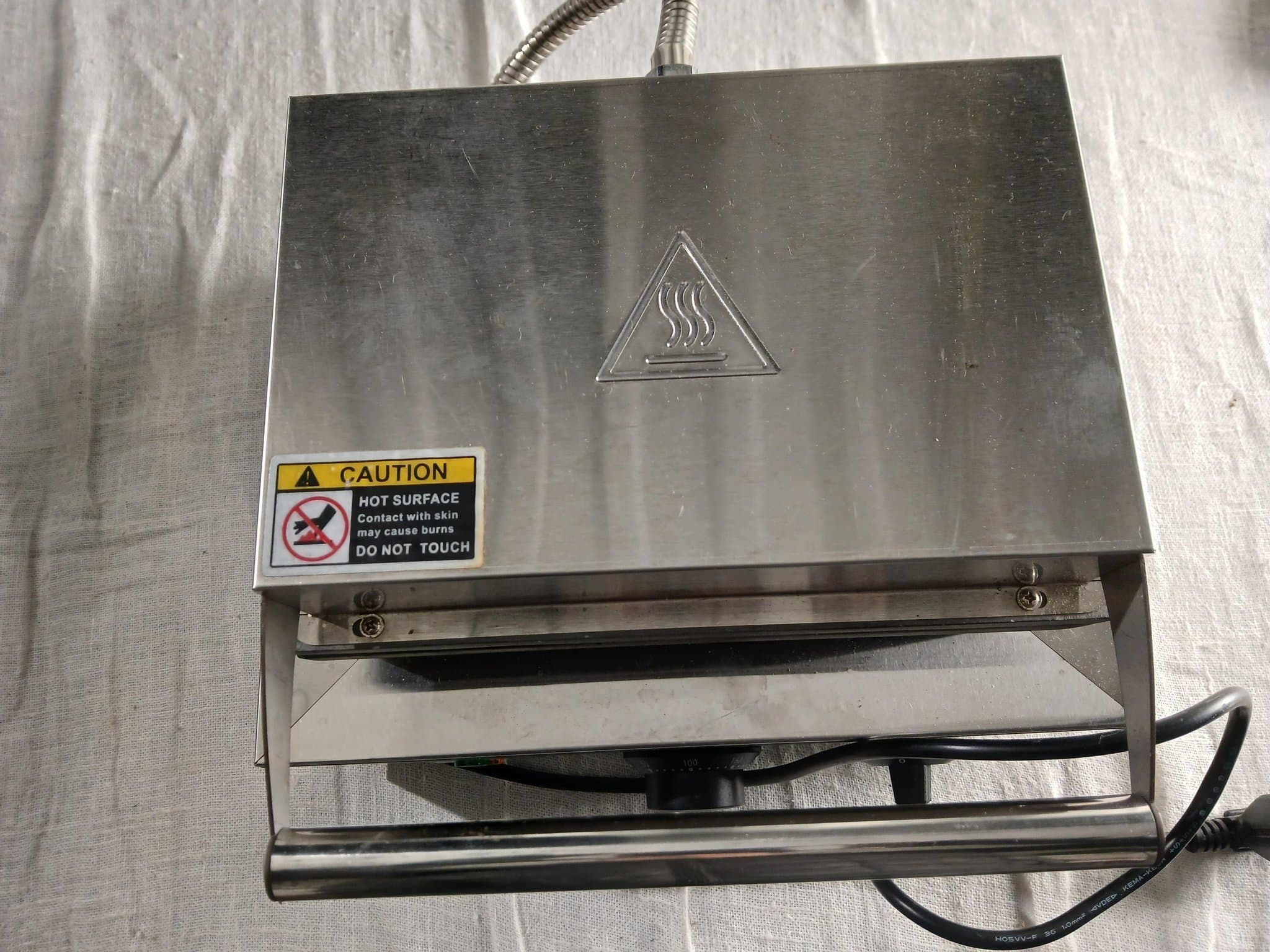 Profesjonell 6-Hulls Mini Donut Vaffeljern – Kommersiell Maskin (FYX-6A)