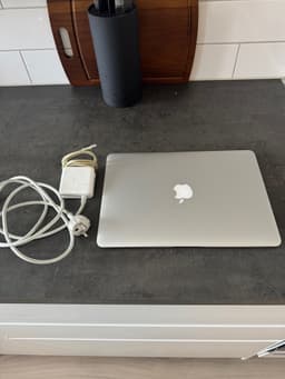 MacBook Air 13 tum (2015)
