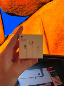 Apple EarPods med Lightning-kontakt
