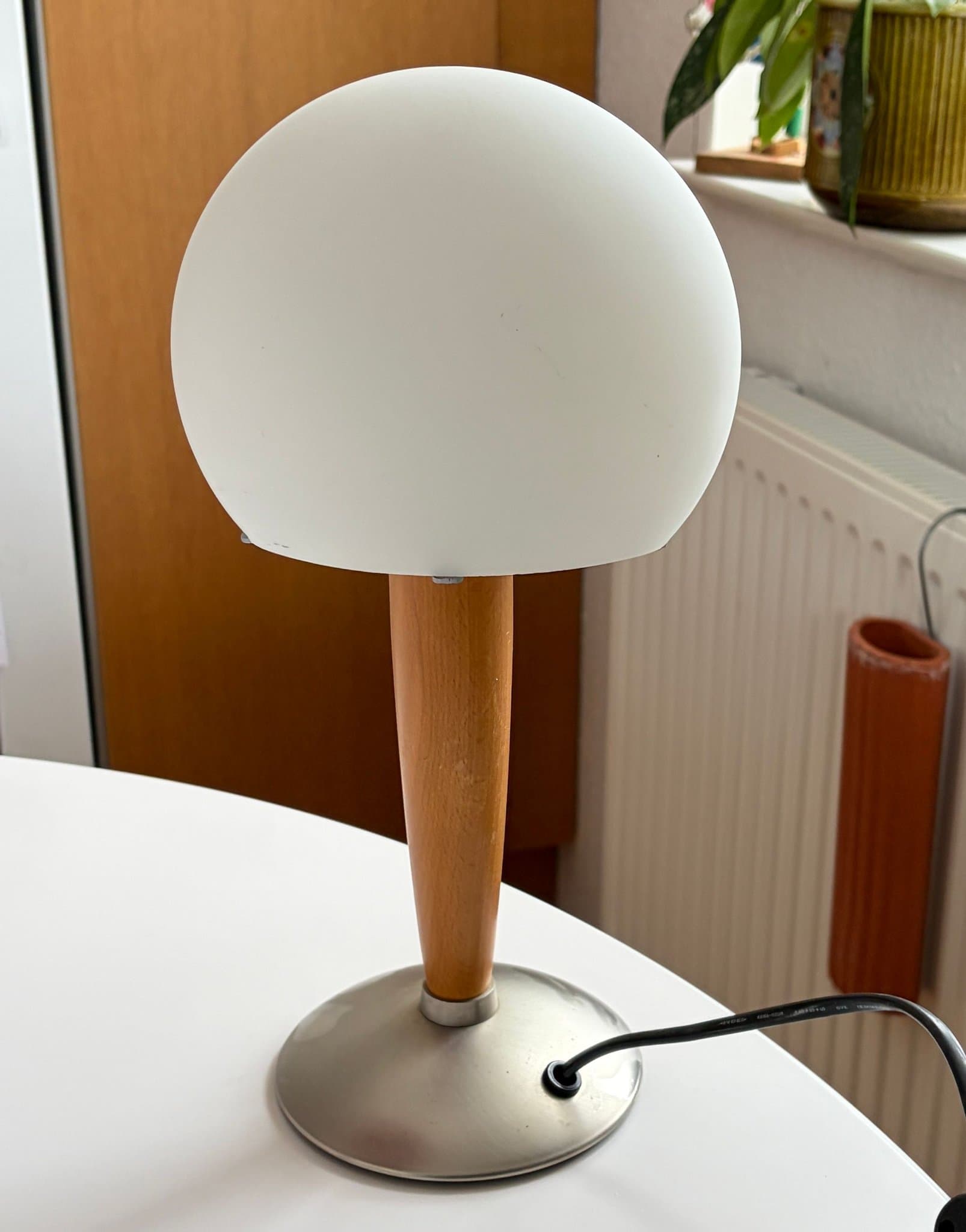 Bordslampa vit mushroom lamp , Aneta 1980 tal