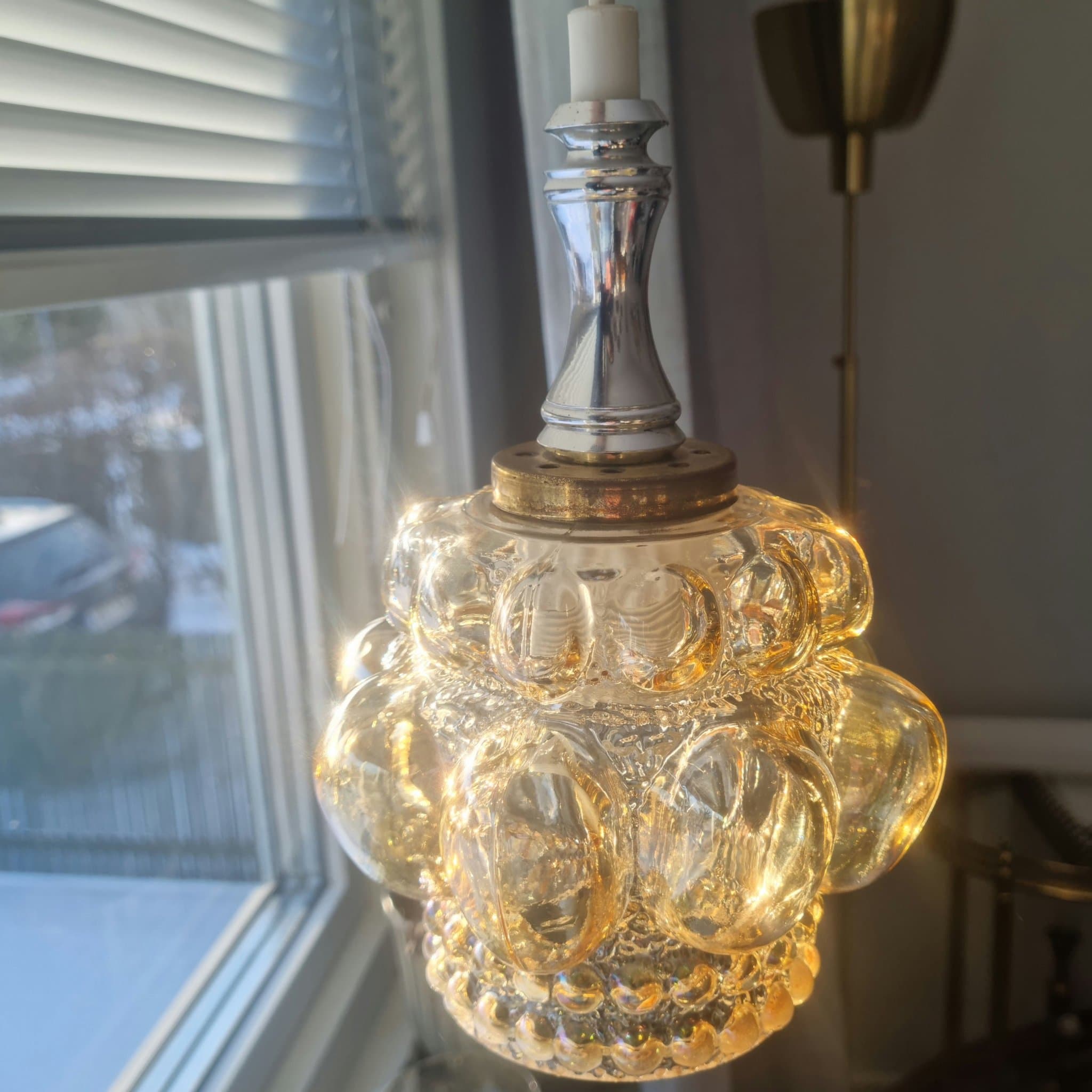 Helena Tynell Bubblig fönsterlampa lampa i glas bubble Limburg bärnsten amber