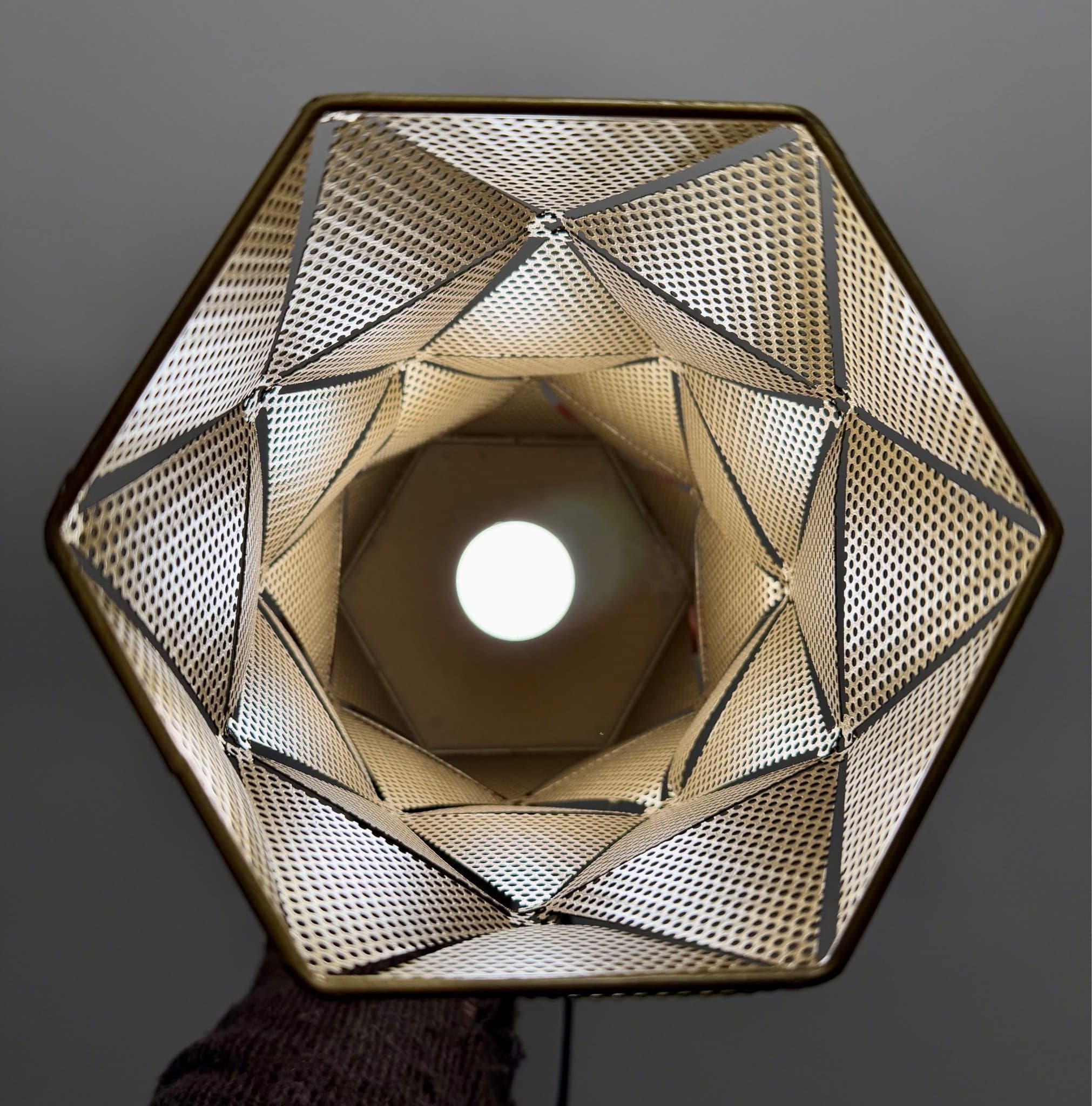 Bordslampa i mässing från Markslöjd