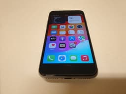 iPhone SE 3 Generation(2022)64 GB .Olåst
