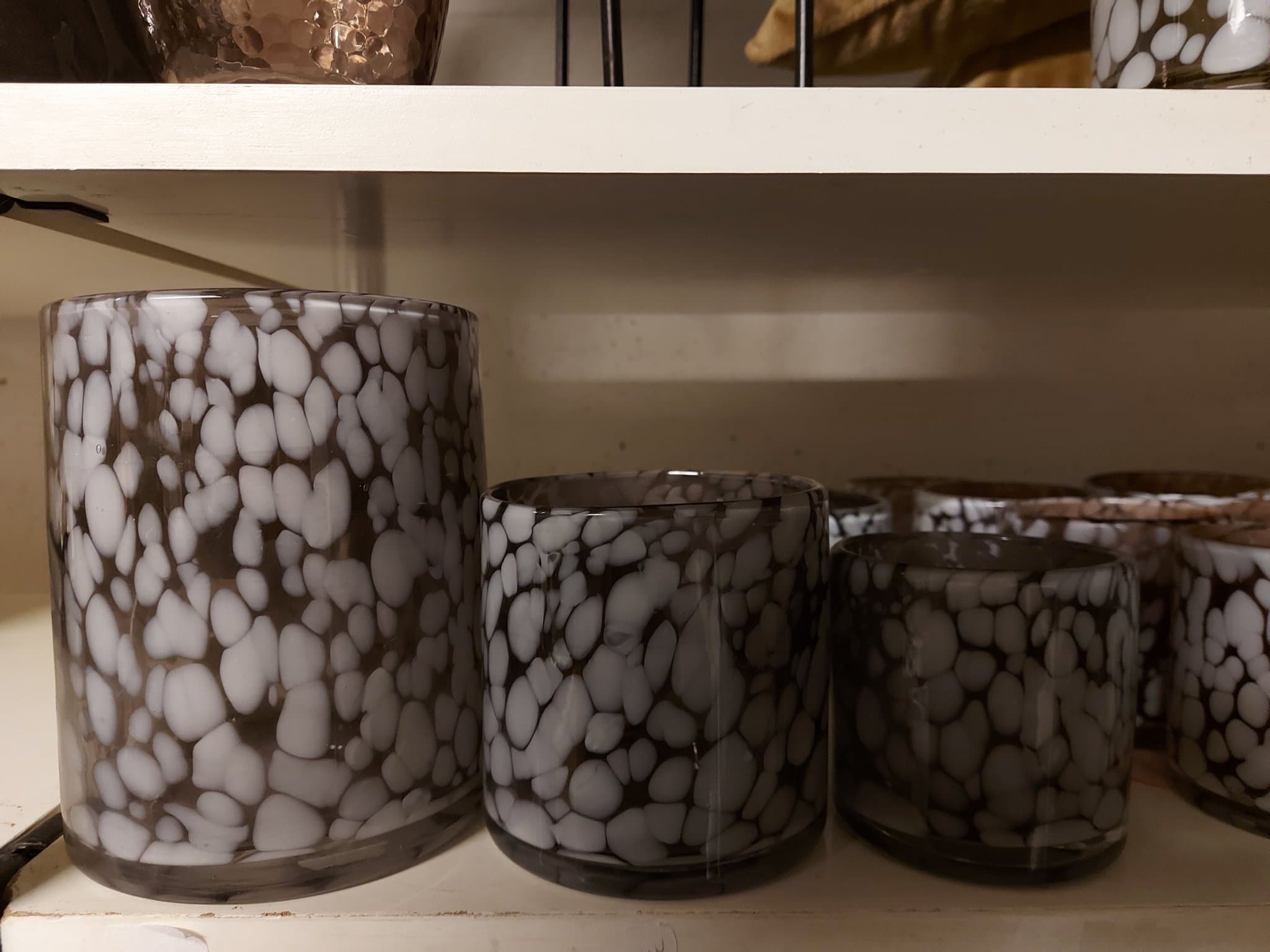 Tre mönstrade ljuslyktor