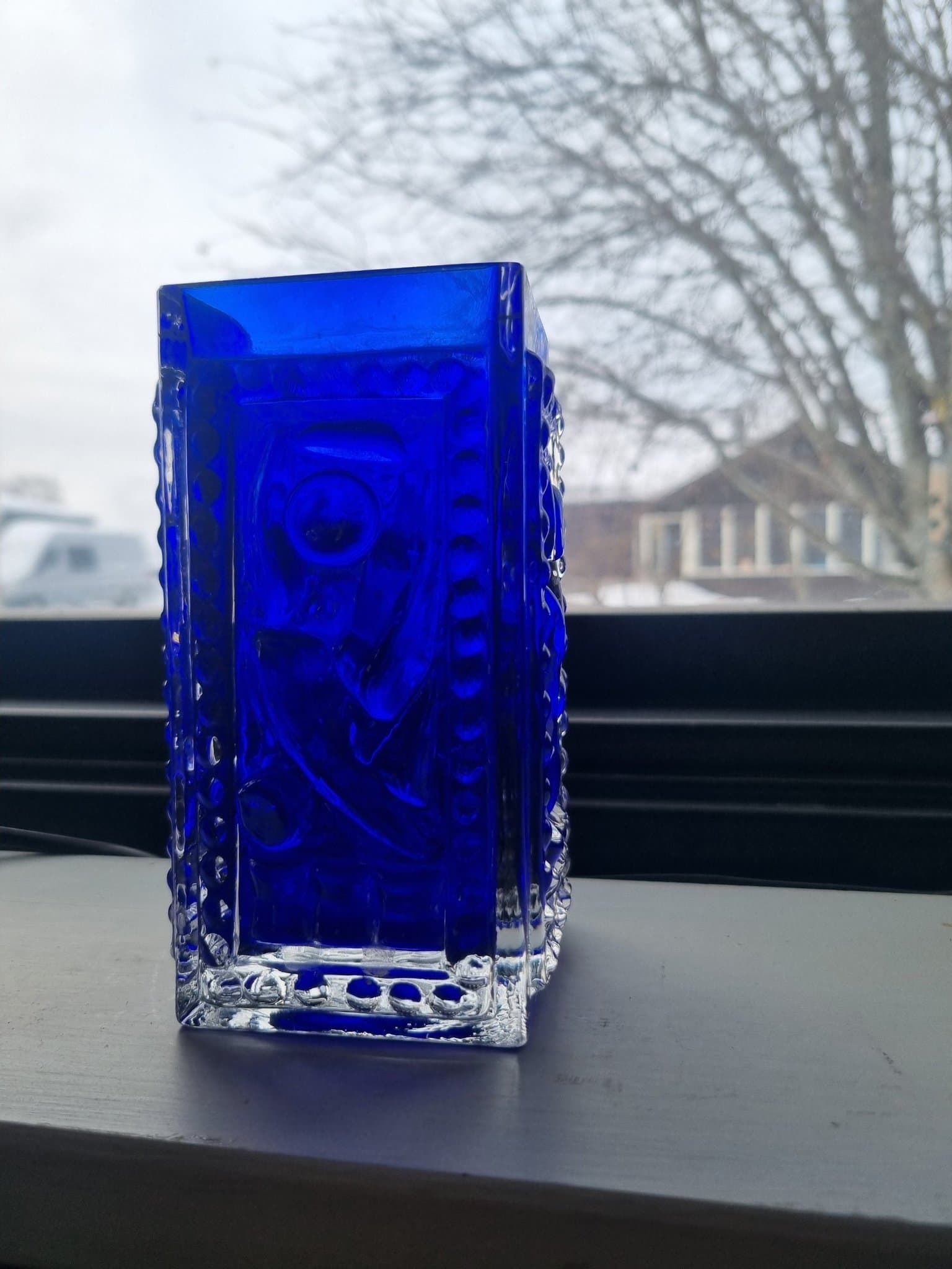 Tung koboltblå glasvas – Svenskt konstglas – 14 cm – 848g