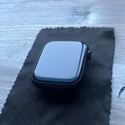Apple Watch Series 9 45mm – Svart Aluminium – GPS + Cellular – 98% Batterihälsa