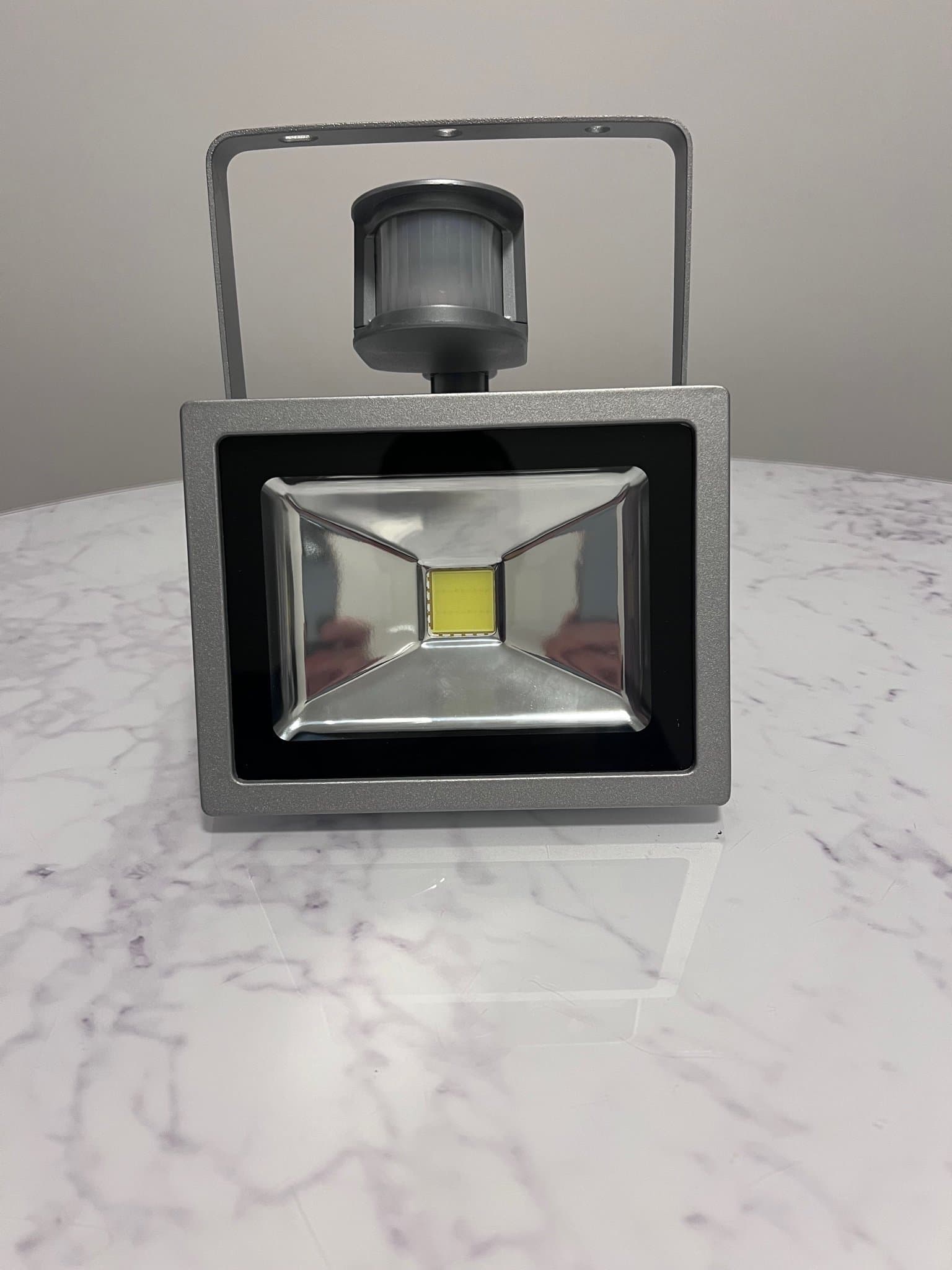 Brennenstuhl LED-strålkastare med rörelsedetektor