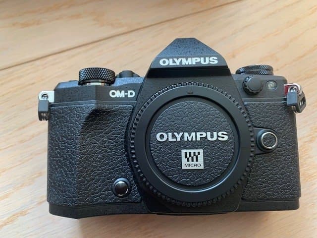 Olympus OM-D E-M5 Mark II Systemkamera med M.Zuiko Digital 14-42mm EZ. NY