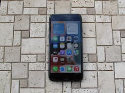 iPhone 7-32GB-Olåst