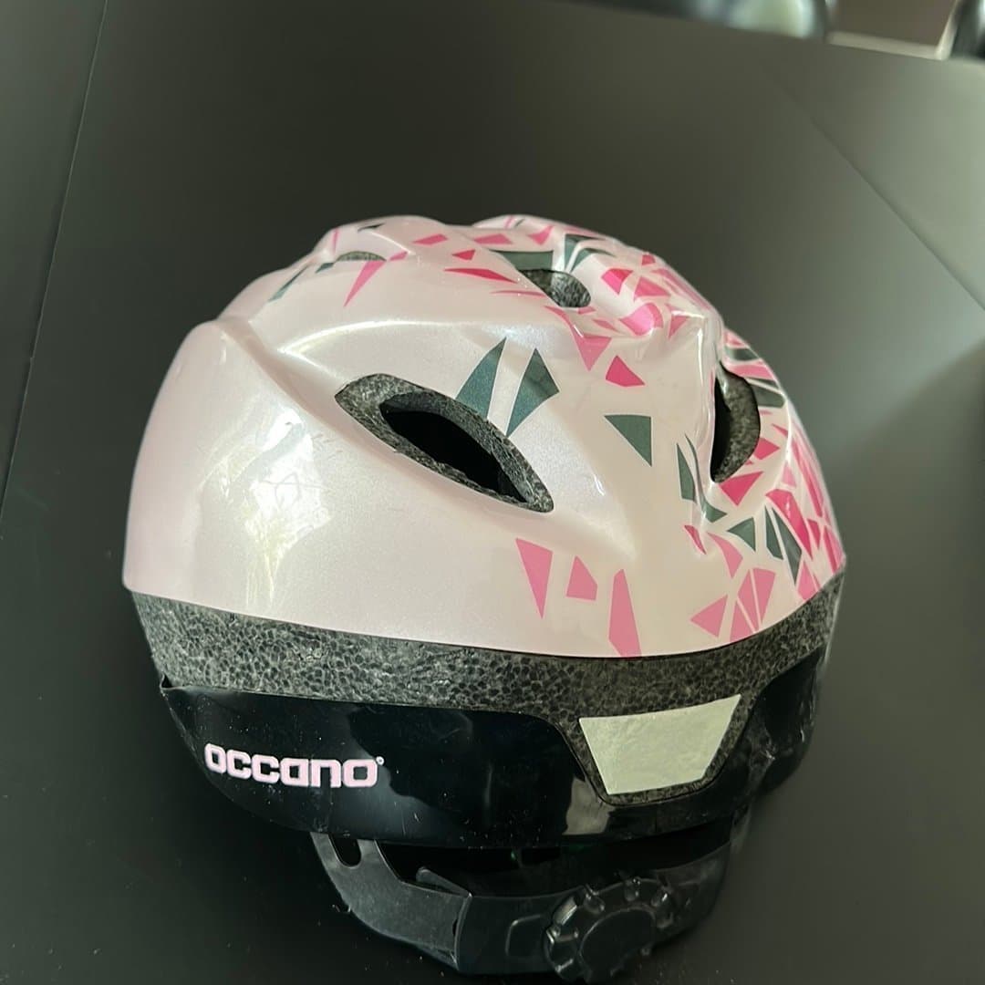 Cykelhjälm med mönster