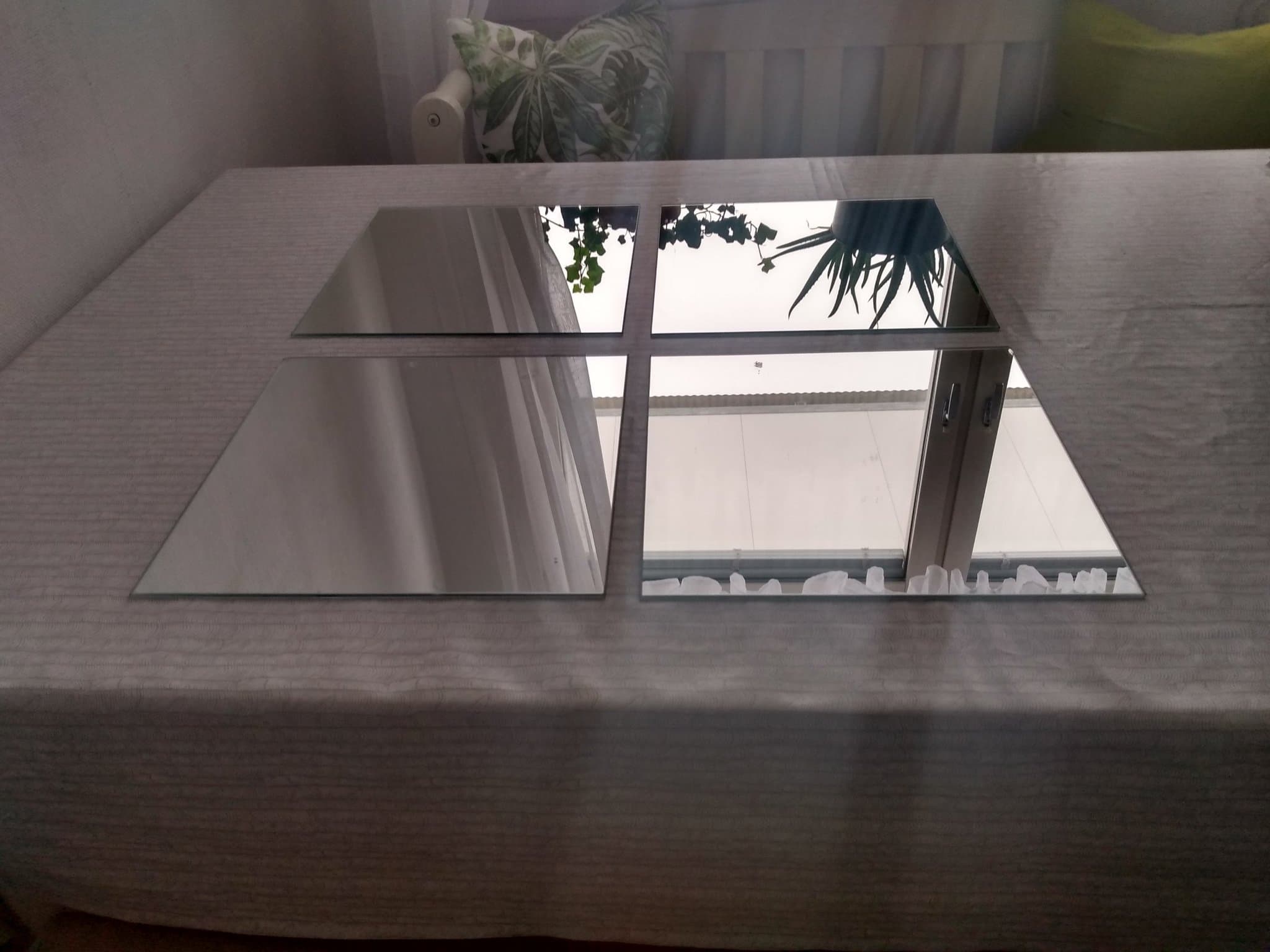 Spegelvägg 4 st 30x30