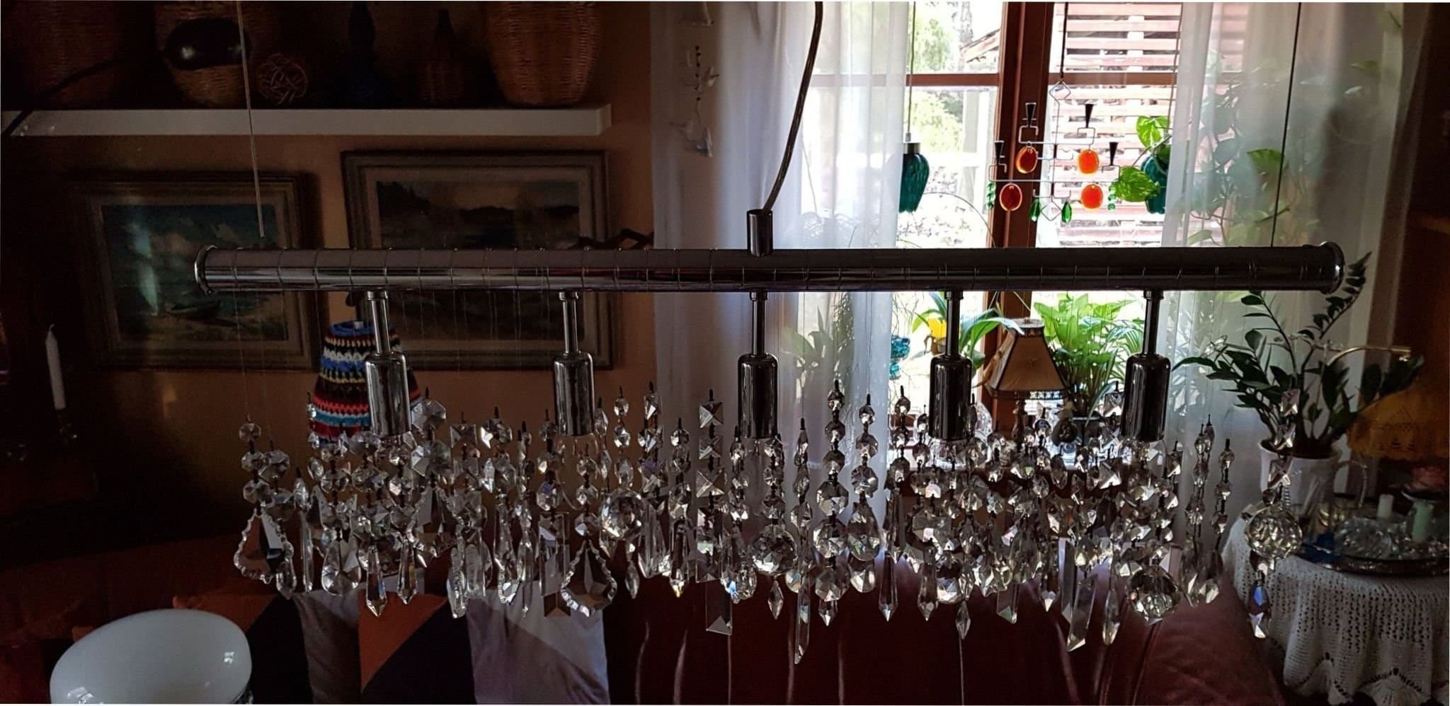 Modern lampa med kristaller