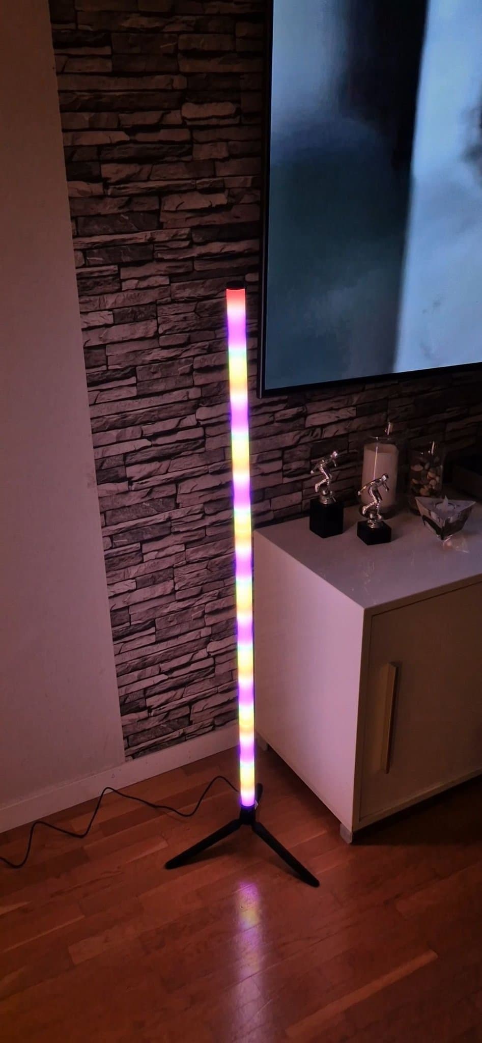 Smart RGB Golvlampa med Musiksynk – Skapa Rätt Stämning i Alla Rum