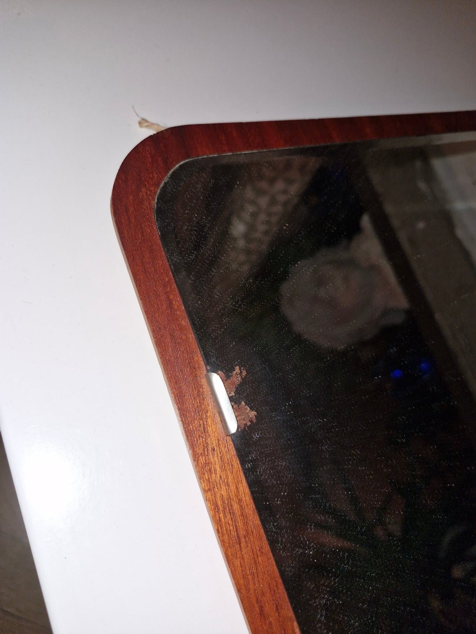 Spegel med träram facettslipat glas