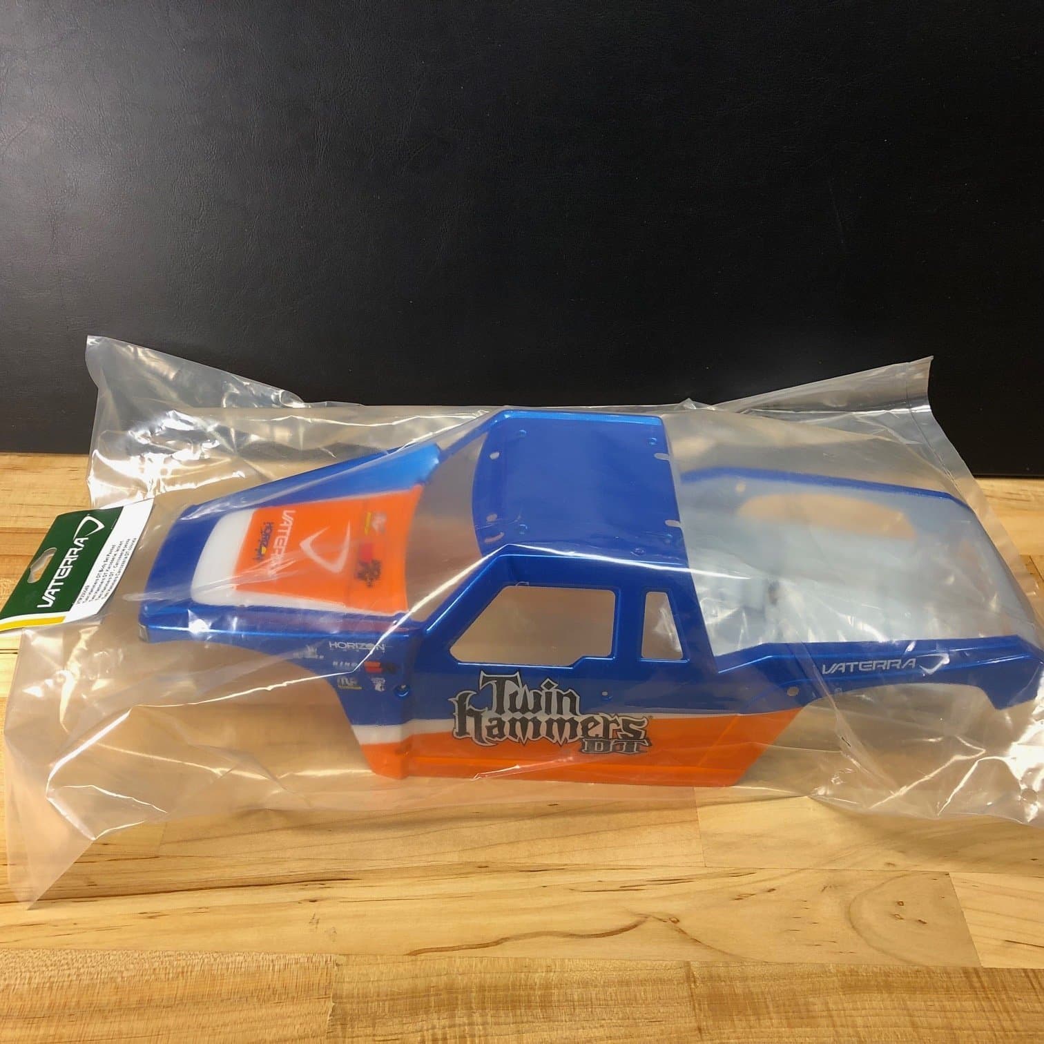 RC bil skala 1/10 Vaterra Twin Hammers 1.9 4WD Desert Truck Painted Body - Nytt!