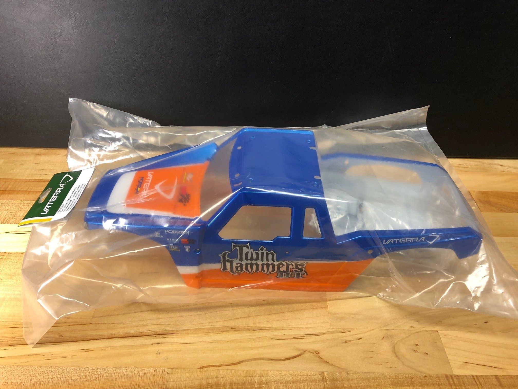 RC bil skala 1/10 Vaterra Twin Hammers 1.9 4WD Desert Truck Painted Body - Nytt!