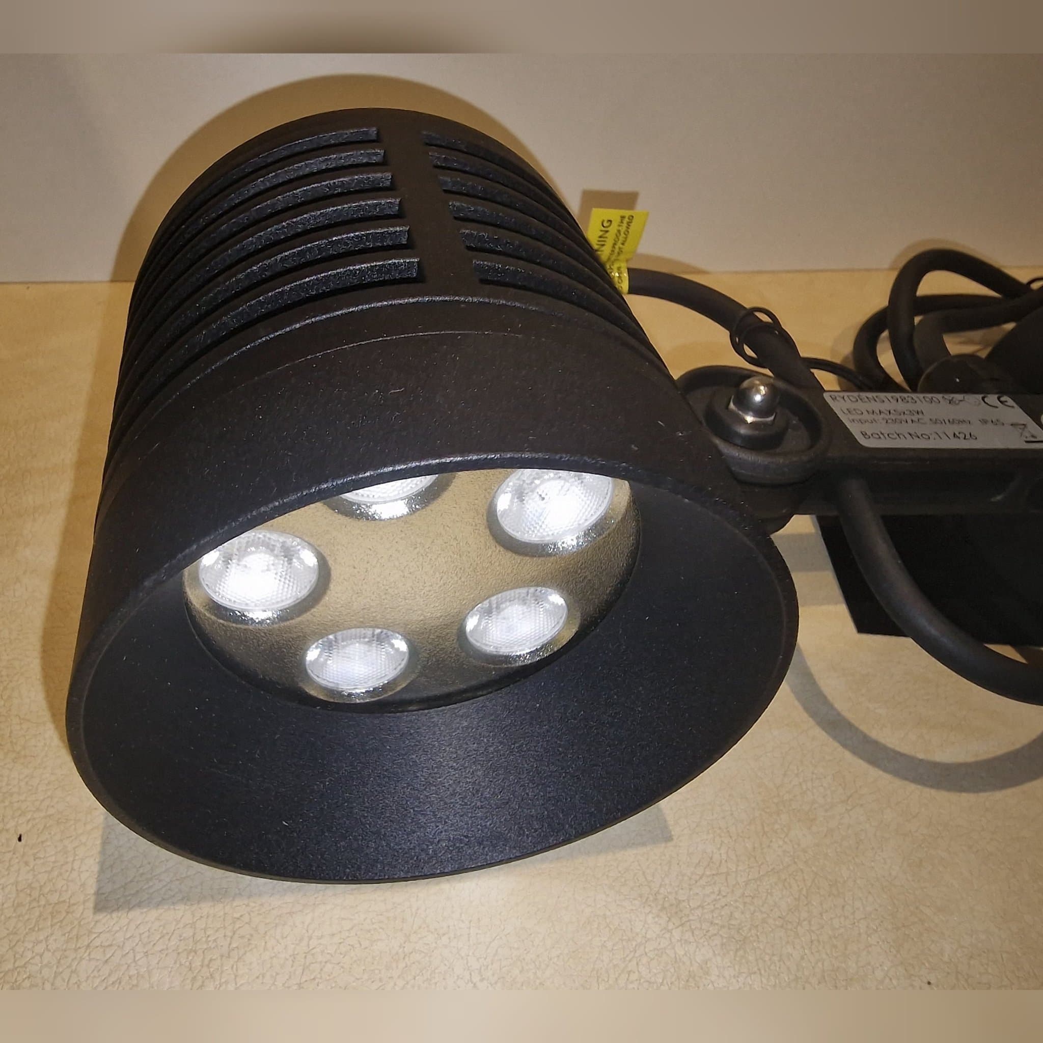 Utomhusbelysning By Rydéns N 1983100-4000~ Diam 11 cm / Höjden 49 cm ~ fem led