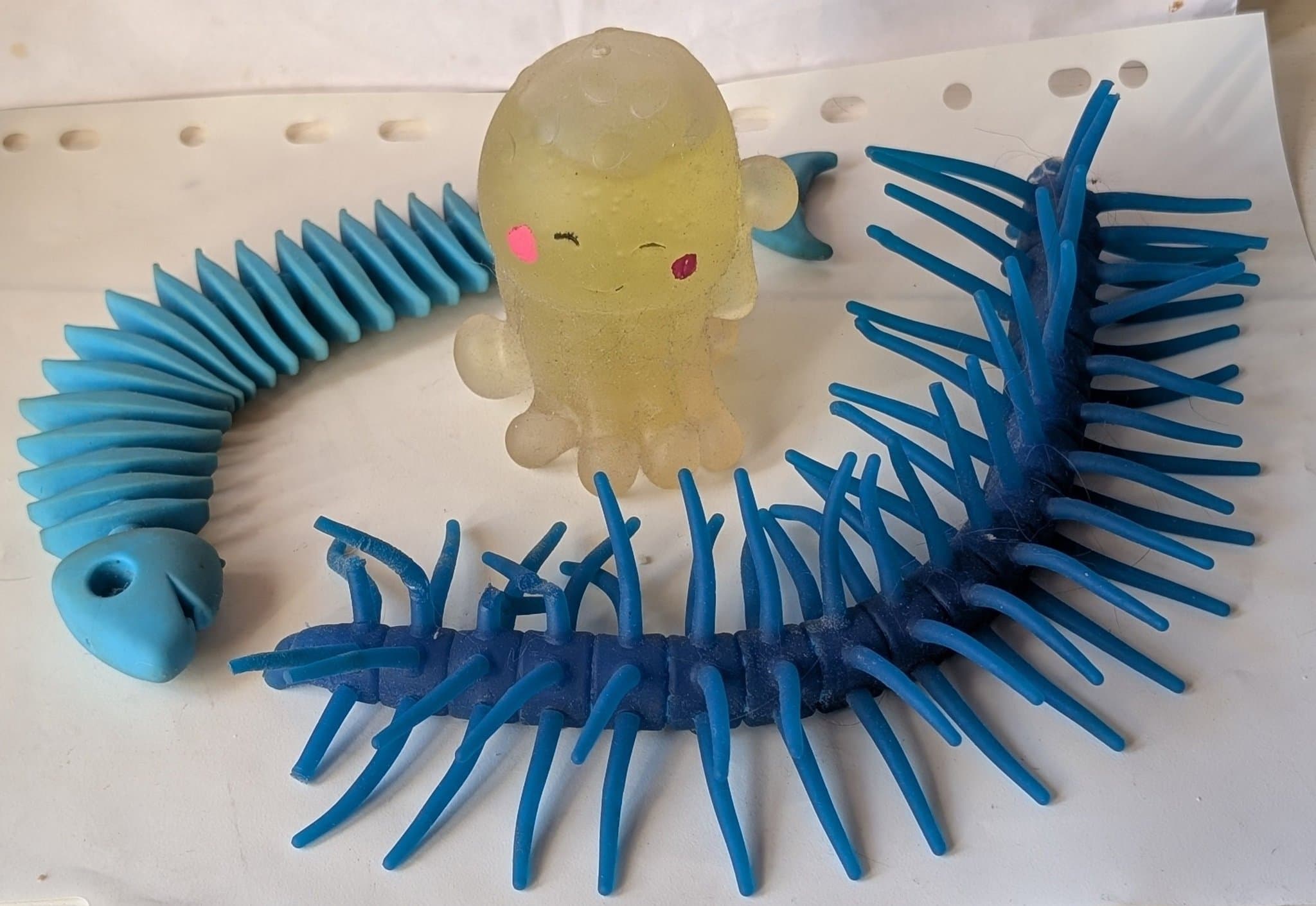 Fidgetleksaker: Fisk, larv och bläckfisk