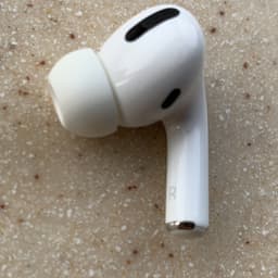 Apple Airpod Pro A2083 right earbud ,low use, fully working