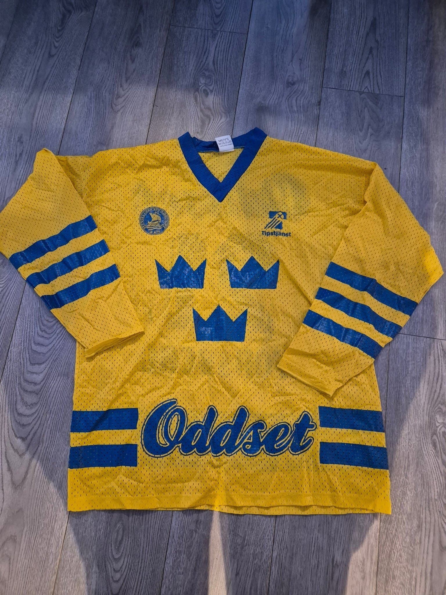 Gul, blå ishockeytröja