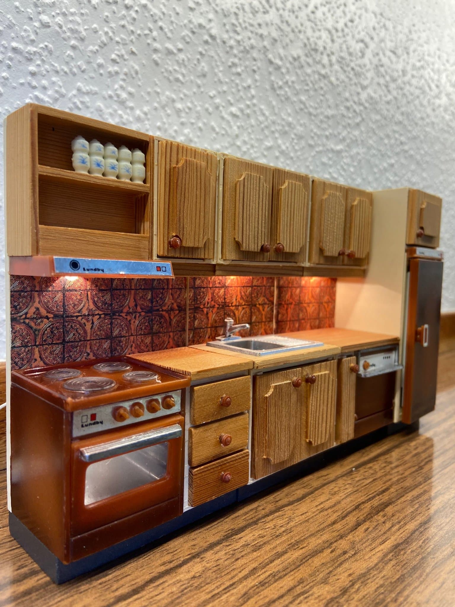 Lundby - Kök - Spis - Diskbänk - Diskmaskin - Dockskåp - Retro