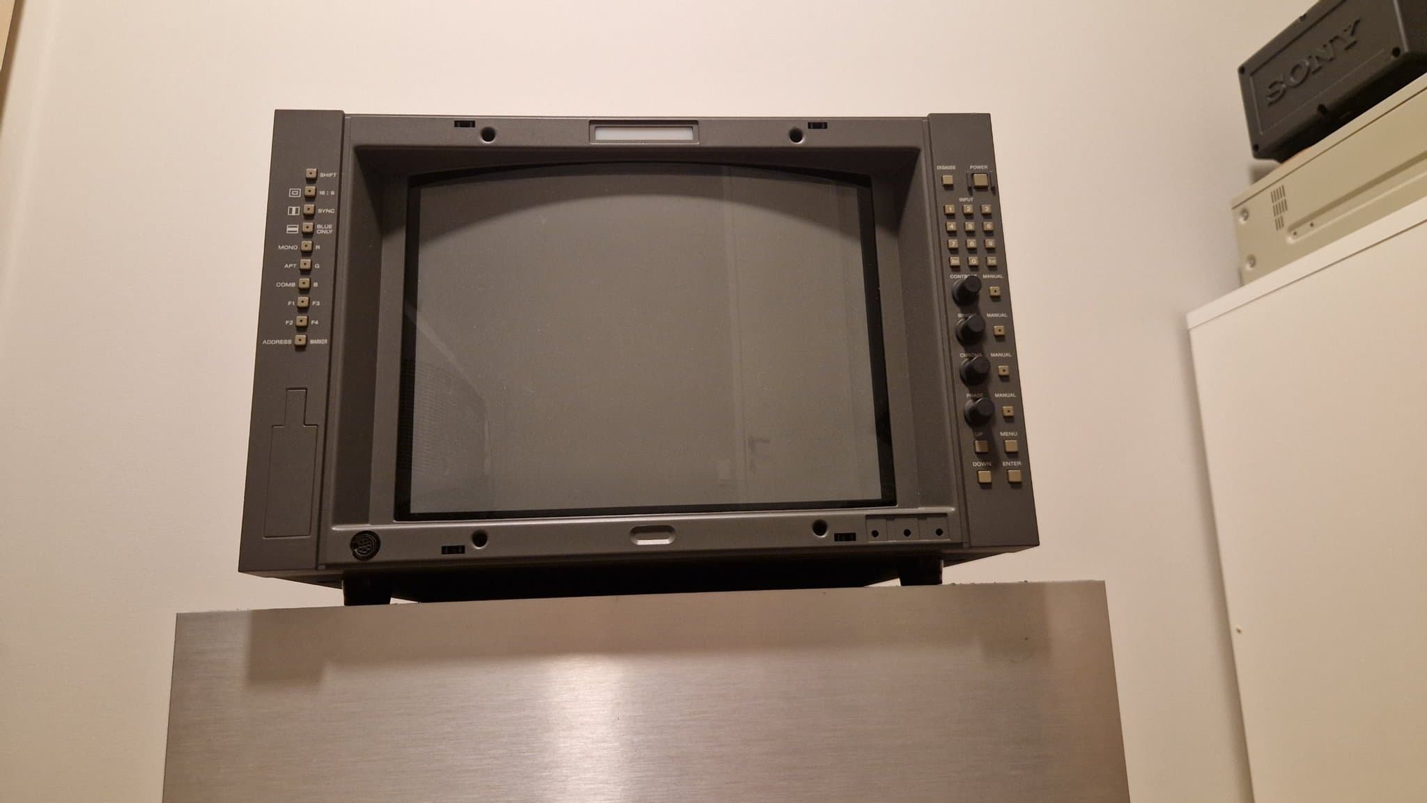 Sony BVM-D14H5J Trinitron / 800 TVL / MINT / FULLSERVAD