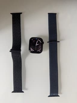 Apple Watch Series 10 GPS 46 mm gagatsvart alum, svartlila sportloop