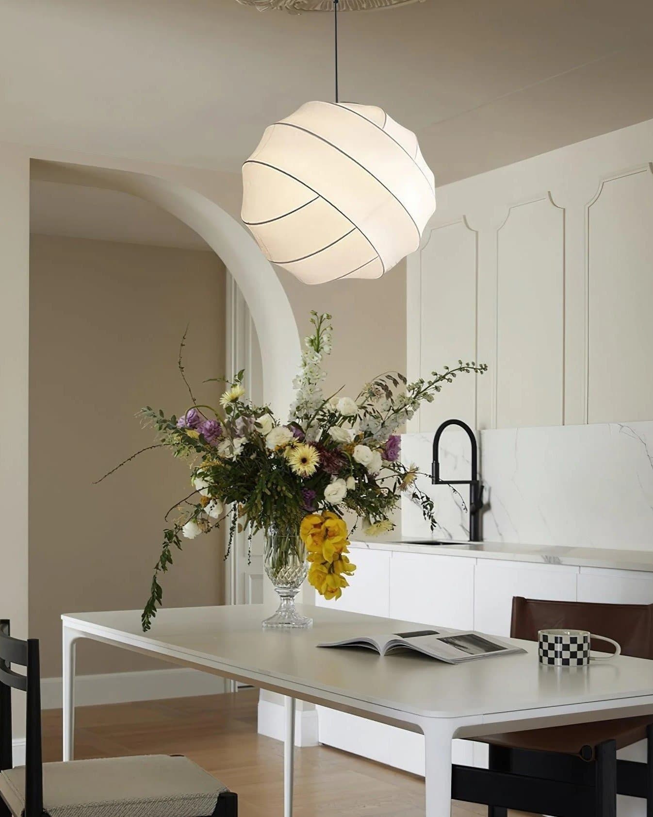 Silk Moon lampa Ø60 – Elegant taklampa i modern stil