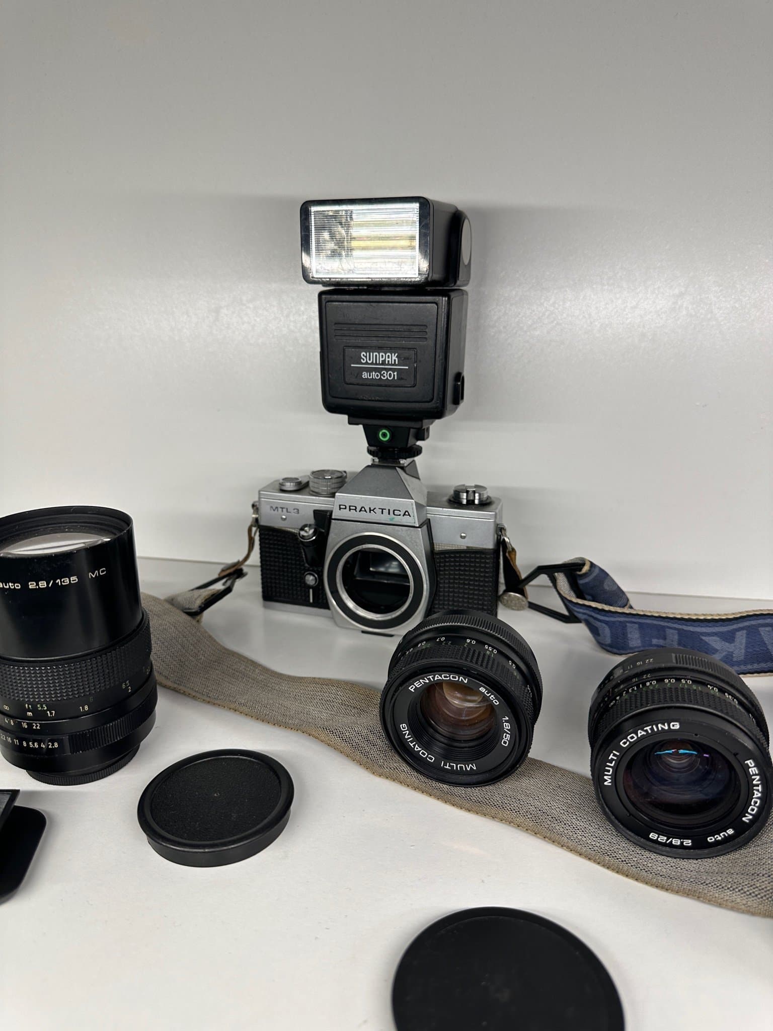 Praktica K1000 spegelreflexkamera med objektiv & blixt