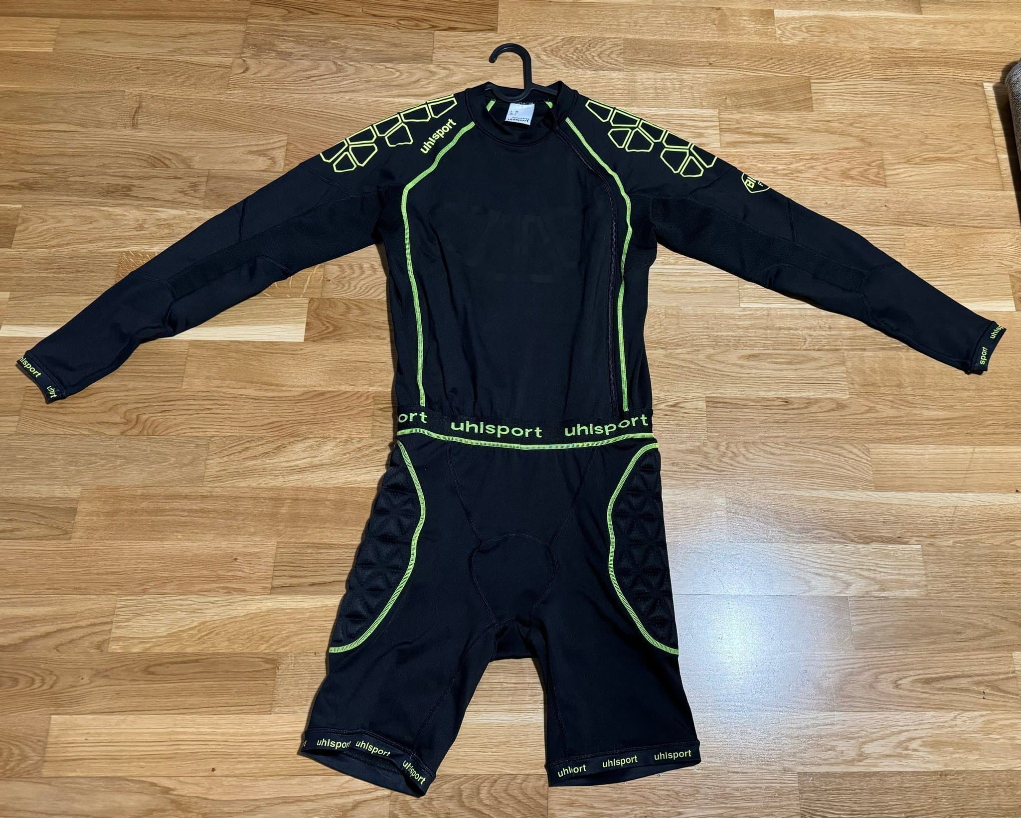 NYSKICK Uhlsport Bionik frame målvakt dräkt i st M, målvaktsställ, ställ, skydd