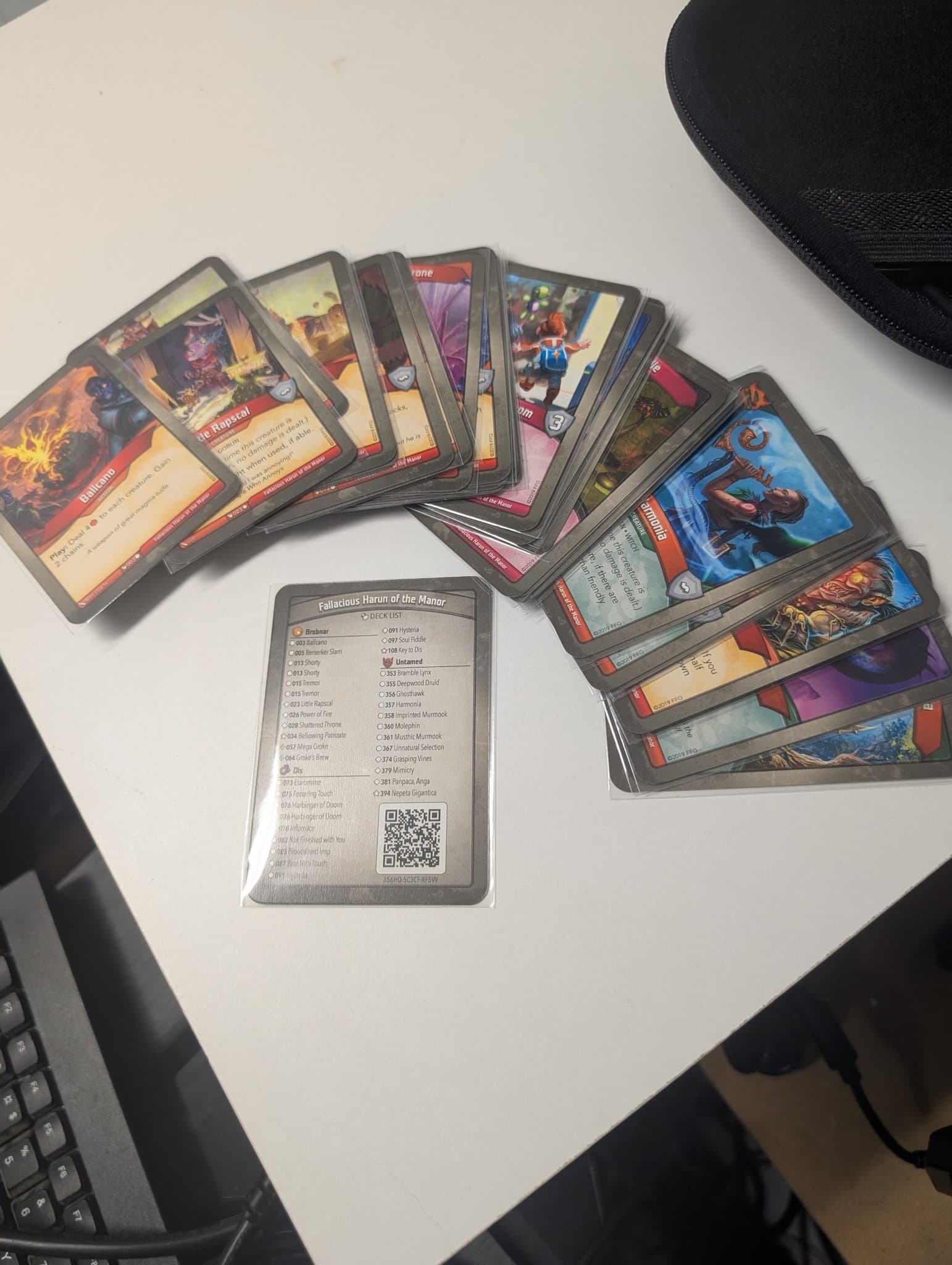 KeyForge Deck - Fallacious Harun of the Manor (Brobnar/Dis/Untamed) - MINT!