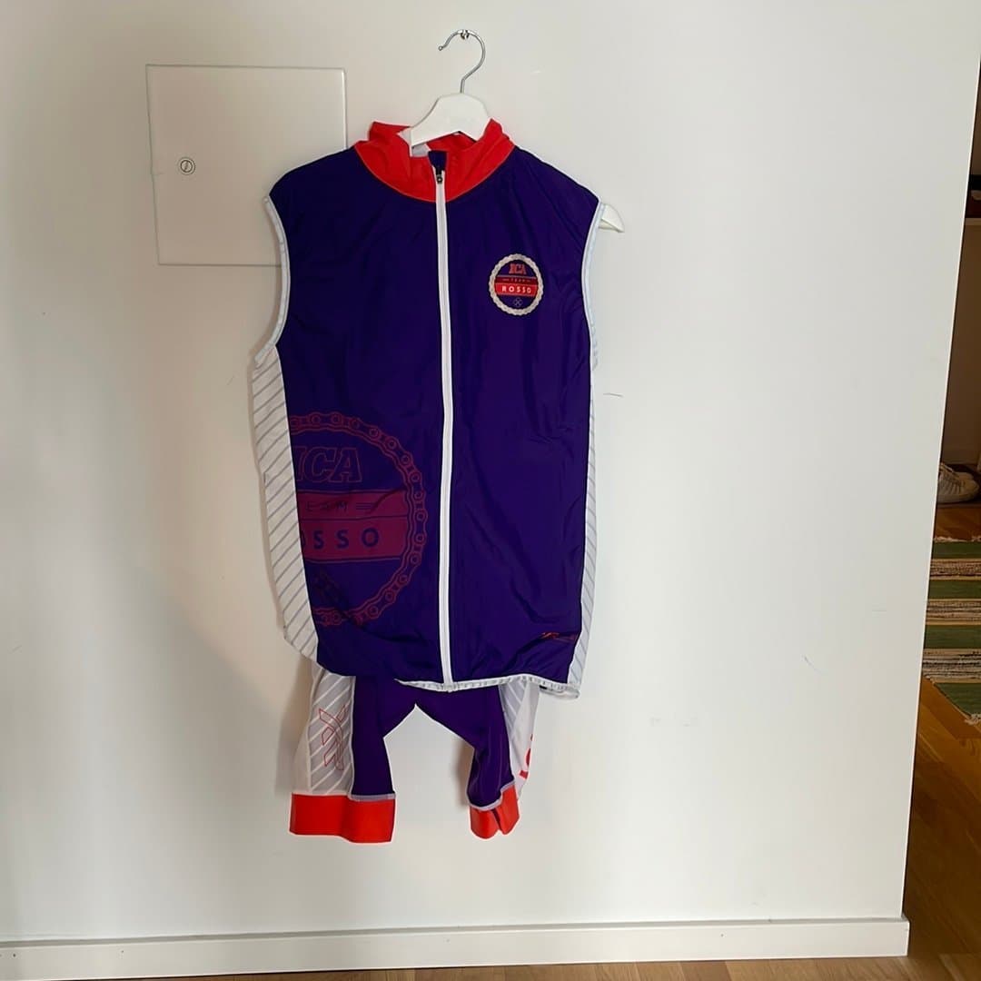 Cykelväst x2 och bib-shorts från ICA Team Rosso