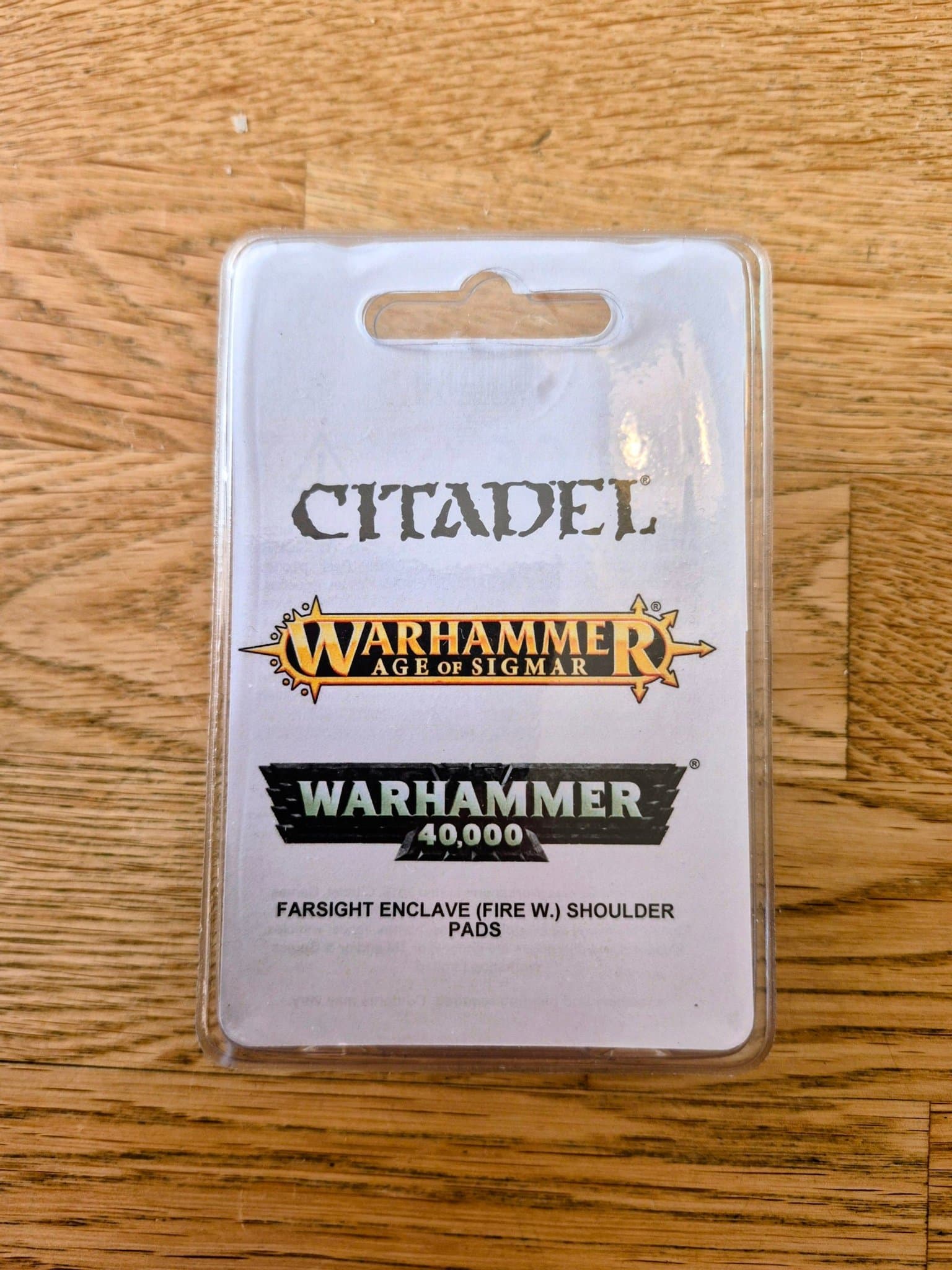 Farsight Enclave (Fire W.) Shoulder Pads