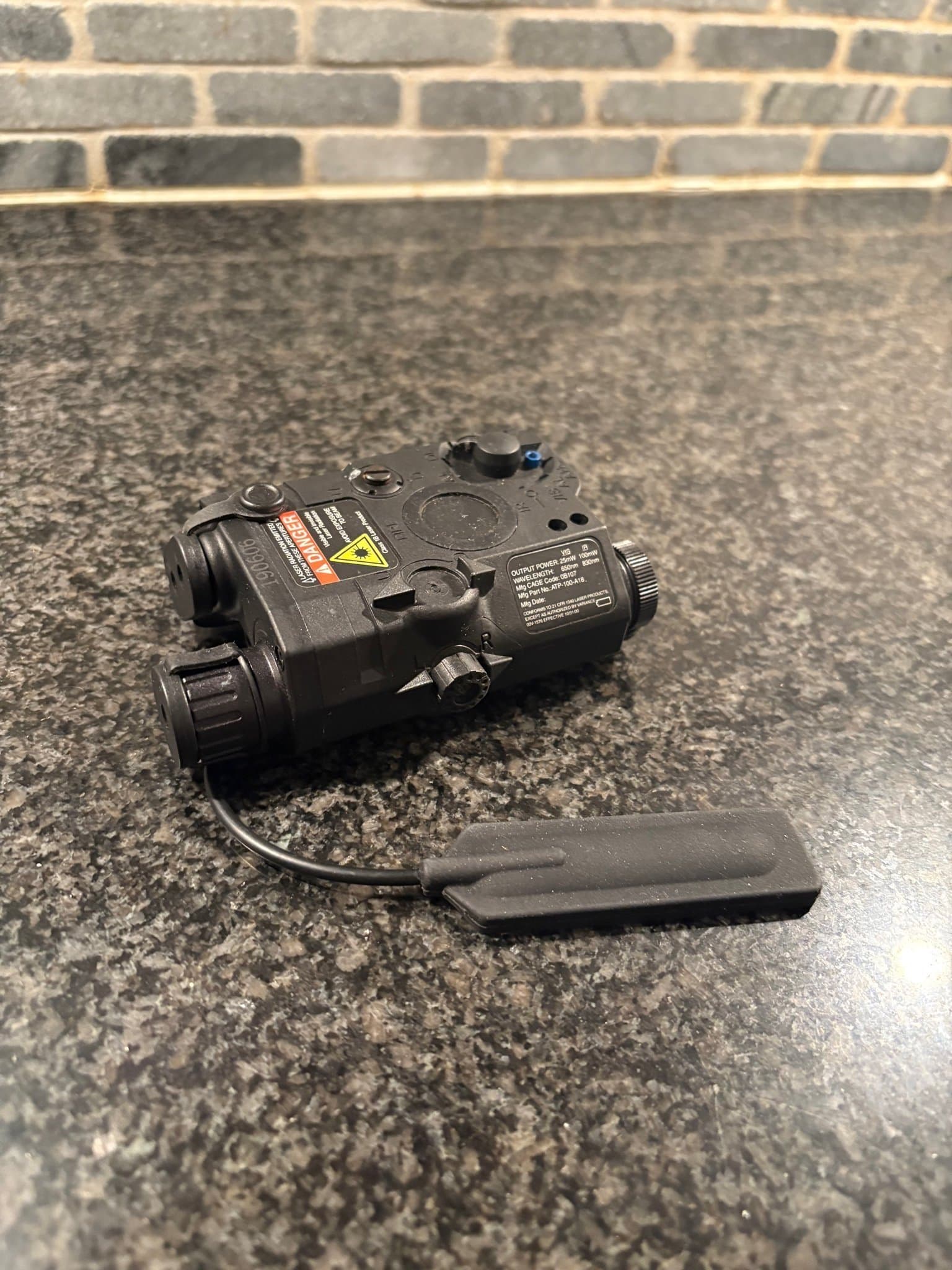 Airsoft AN/PEQ-15 Laser/ljus modul