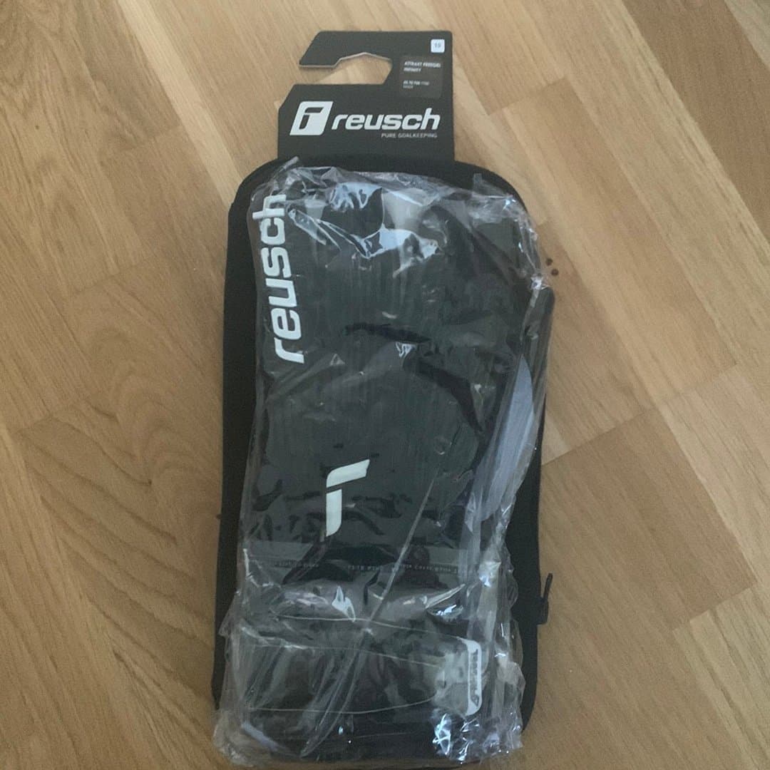 Ny Reusch Målvaktshandskar Attrakt Freegel infinity Storlek 10