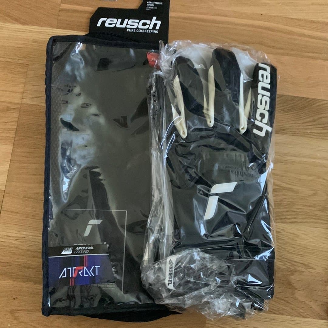 Ny Reusch Attrakt Freegel målvaktshandske storlek 10.5