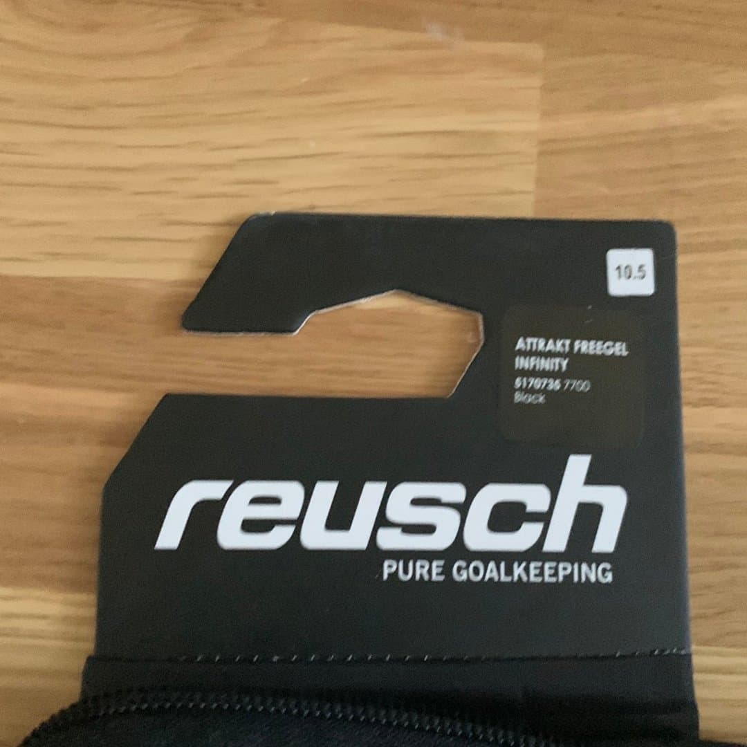 Ny Reusch Attrakt Freegel målvaktshandske storlek 10.5