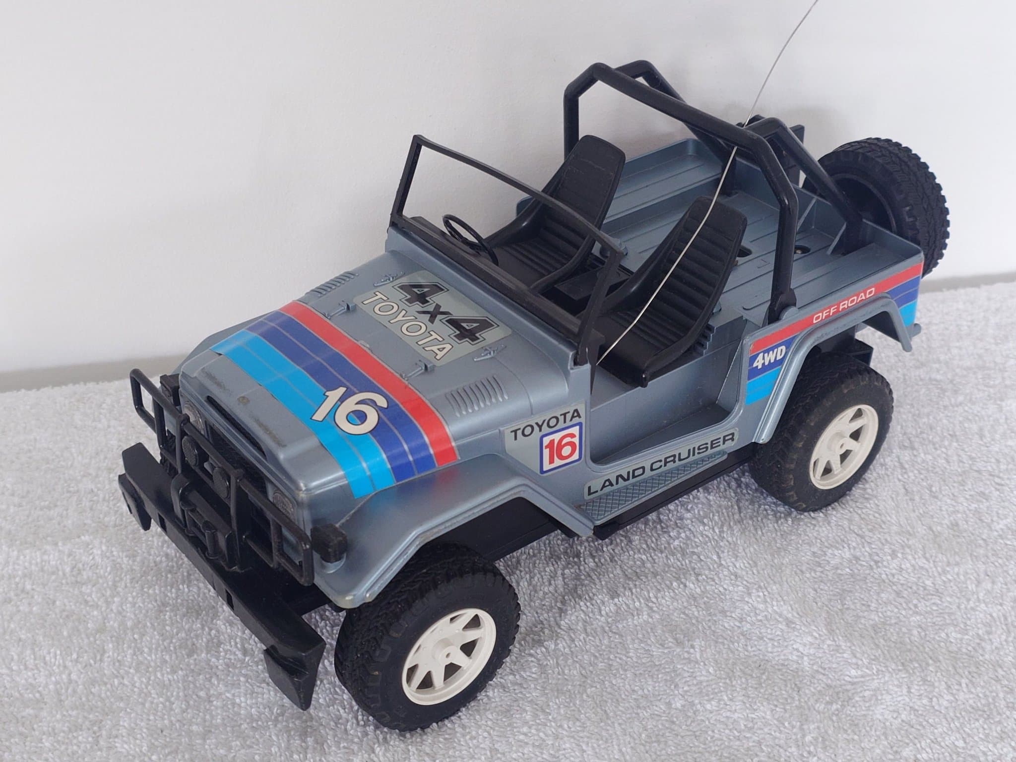 Nikko Toyota Land Cruiser 4WD Mini RC Radiostyrd bil 1992