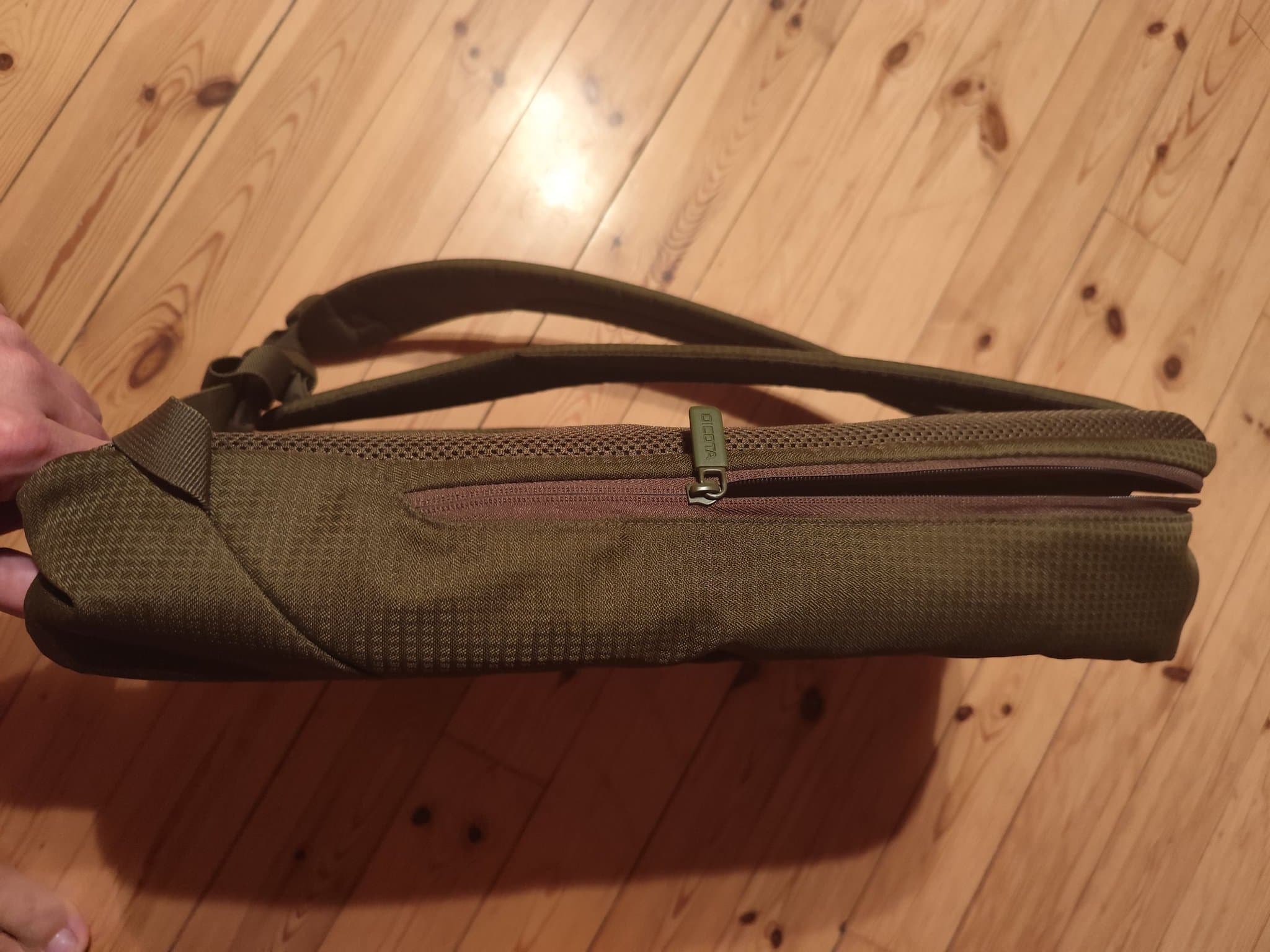 Dicota grön dator ryggsäck