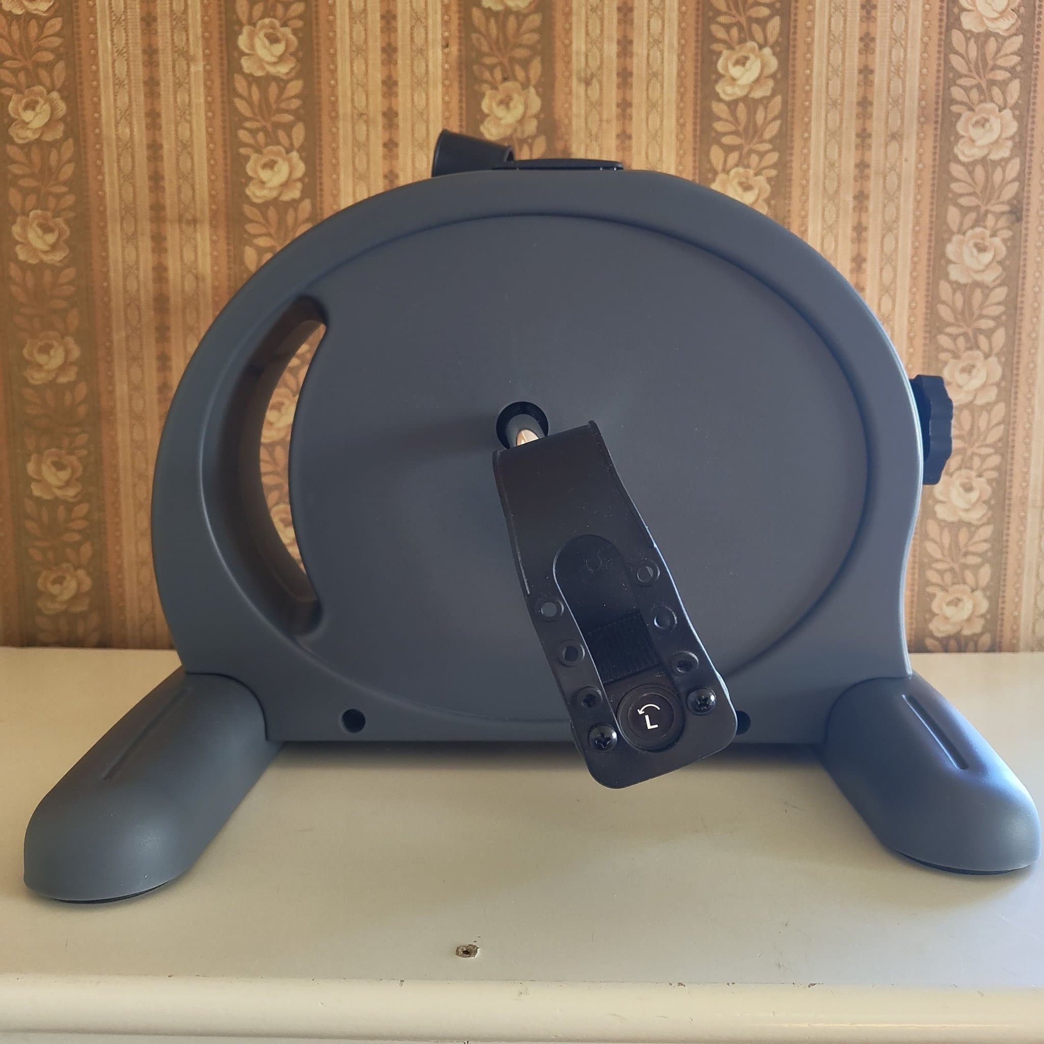 MC04 pedaltränare/minimotionscykel - Svart - Ny i kartong!