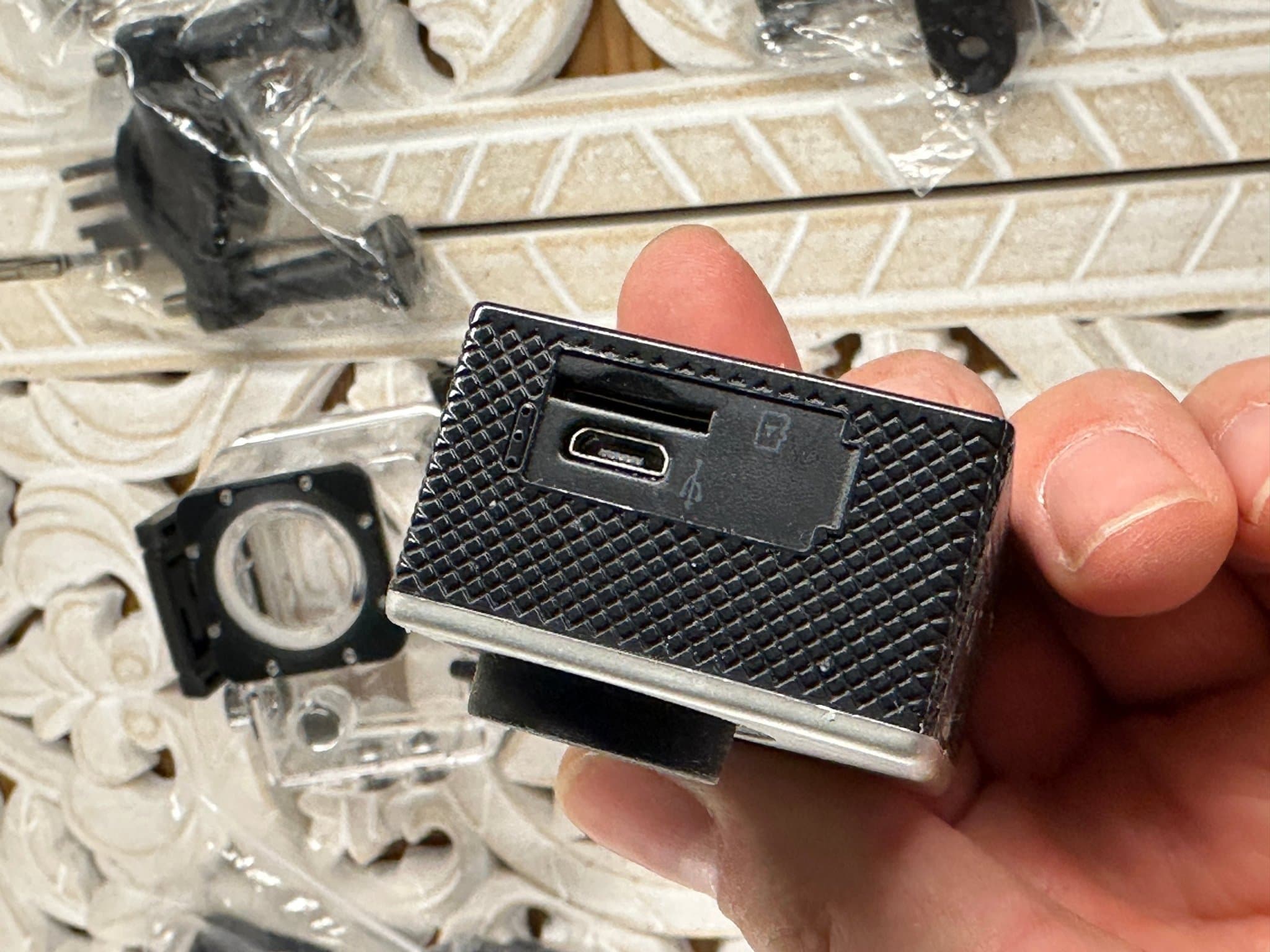 United Actionkamera HD 720P (Modell: ACA1620) med stort tillbehörspaket