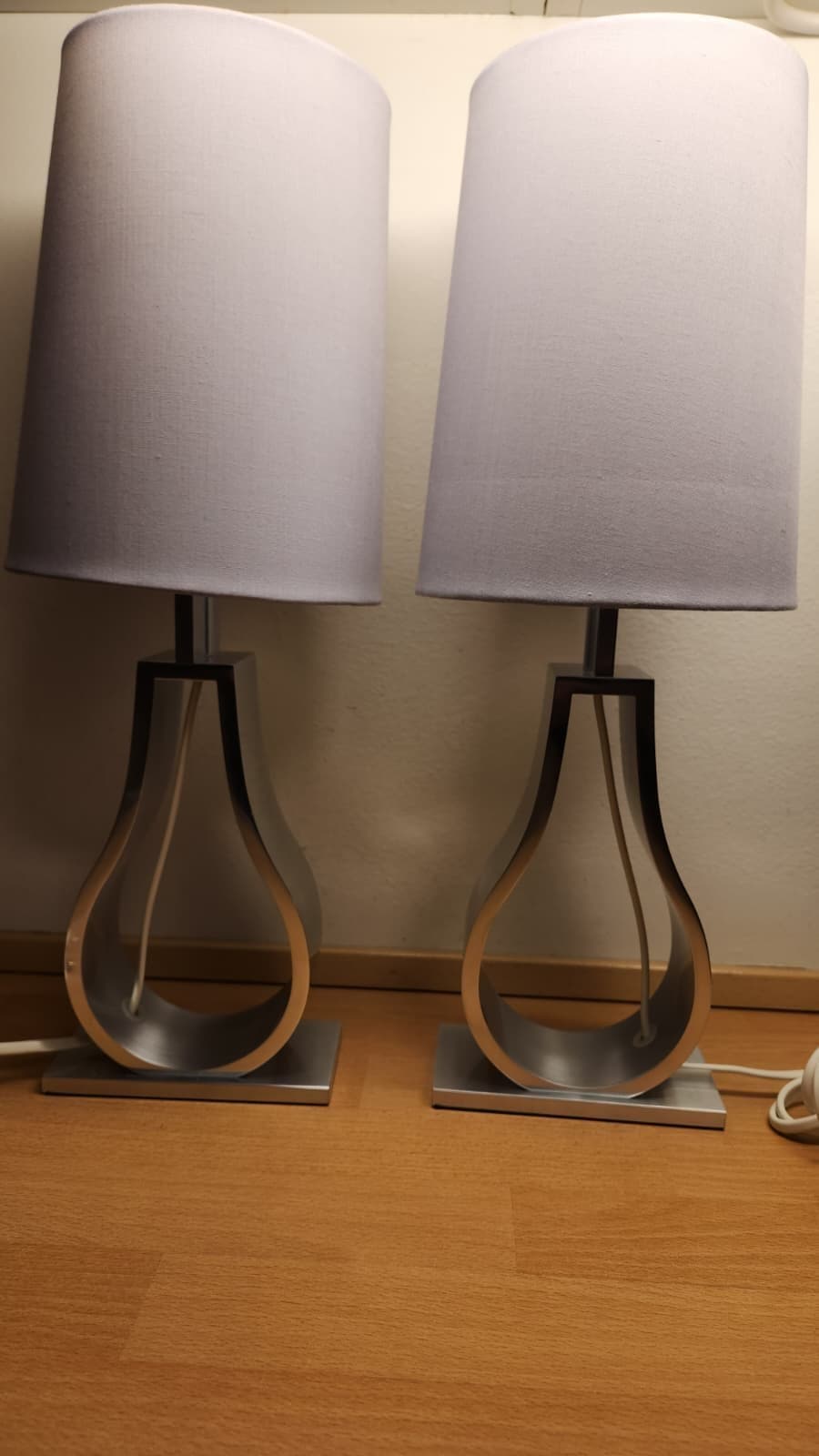 2 st IKEA Klabb Bordslampor – Borstat stål/Ljusgrå – Höjd 44 cm