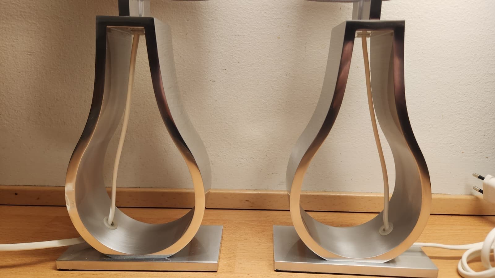 2 st IKEA Klabb Bordslampor – Borstat stål/Ljusgrå – Höjd 44 cm