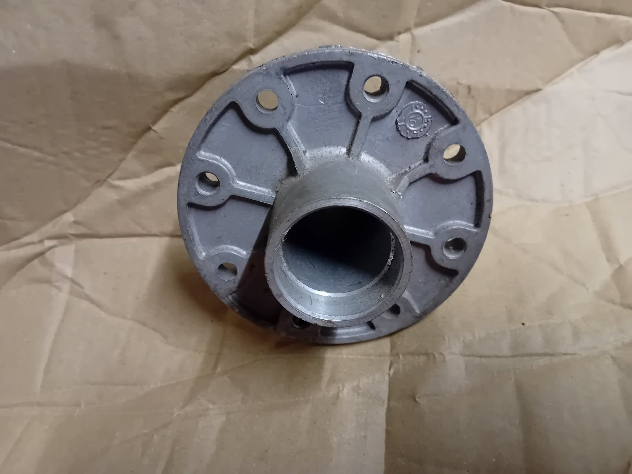 Åkgräsklippare axel hållare