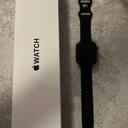 Apple Watch SE 44mm Space Gray Aluminium med Sport Loop