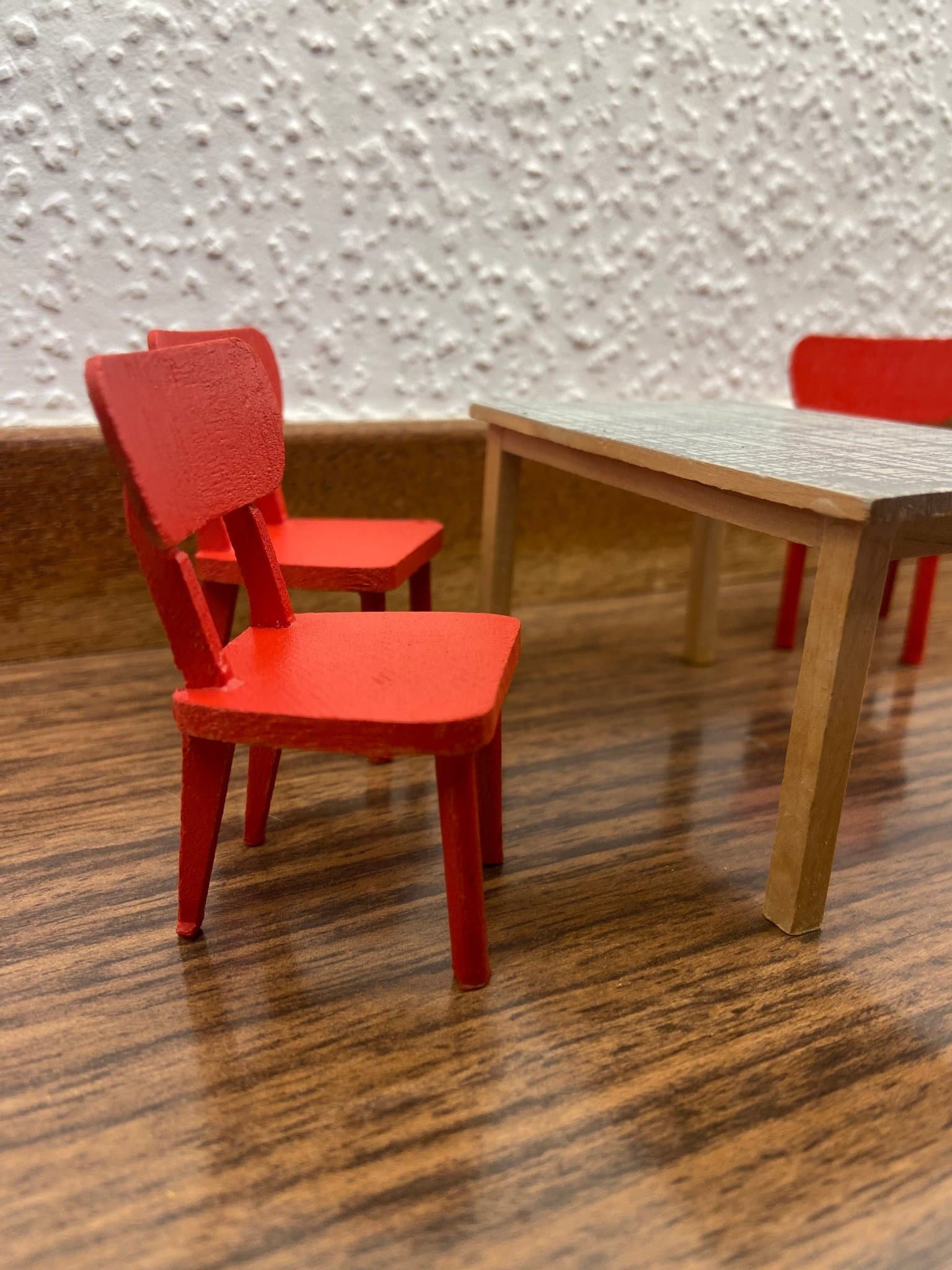 Lerro - Bord - Stolar - Köksinredning - Dockskåp