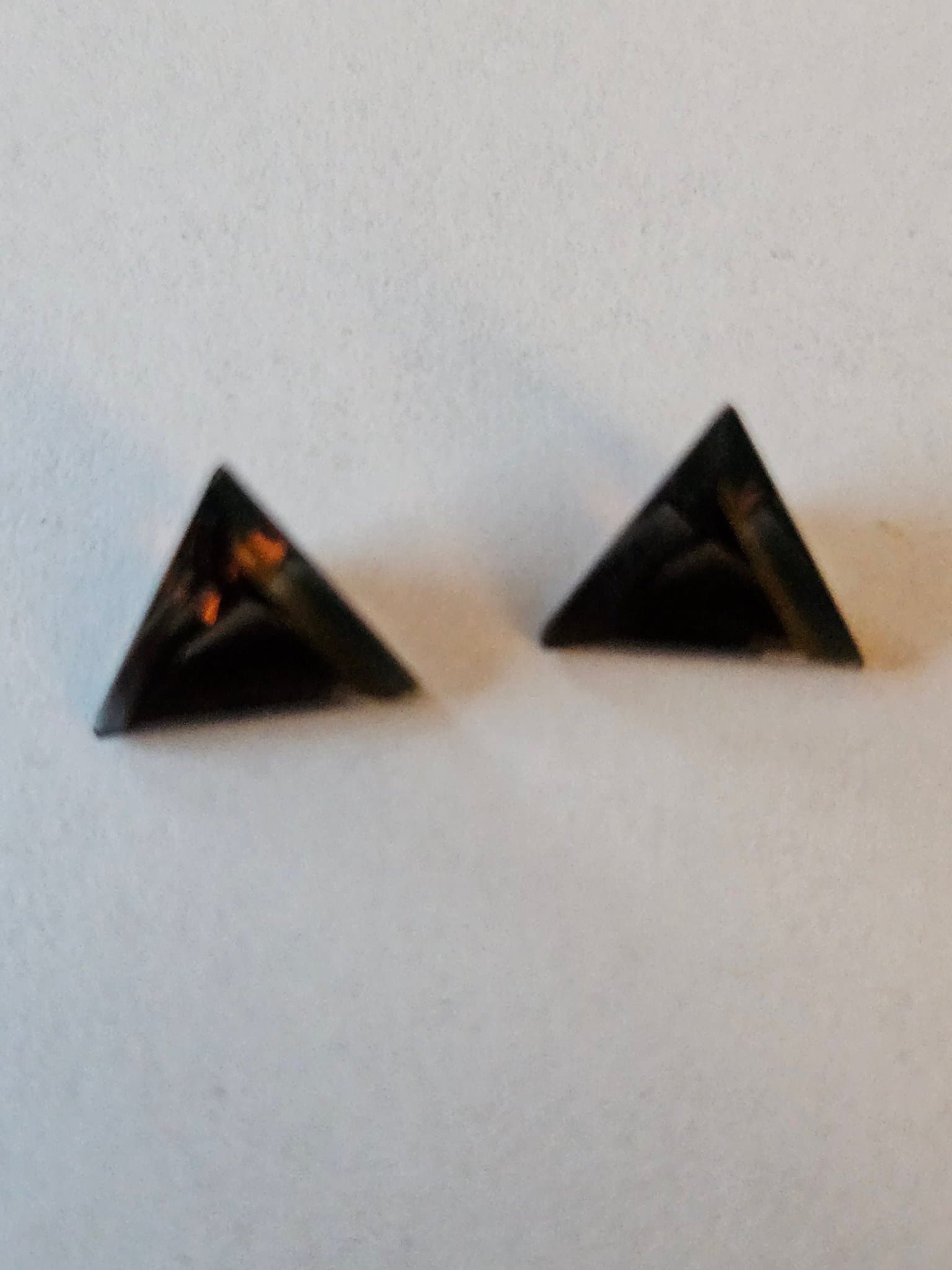 Ett par stenar till örhängen rökig topas 10 x 10 x 10 mm