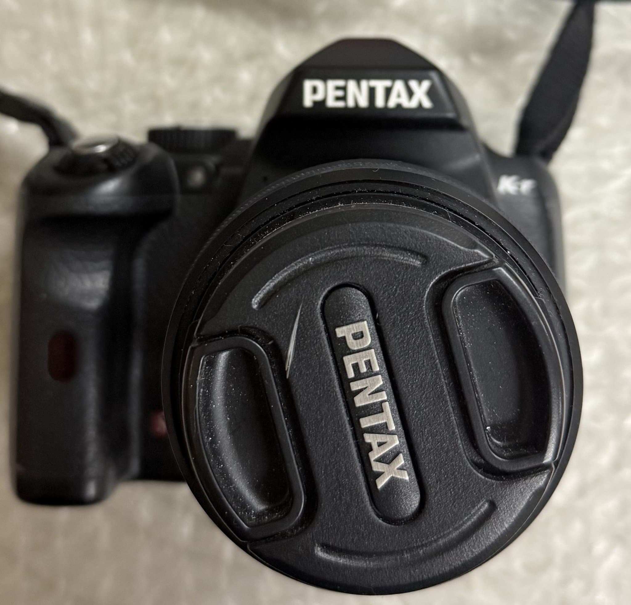 Pentax K-r i absolut NYSKICK – Komplett paket med kvitto & väska